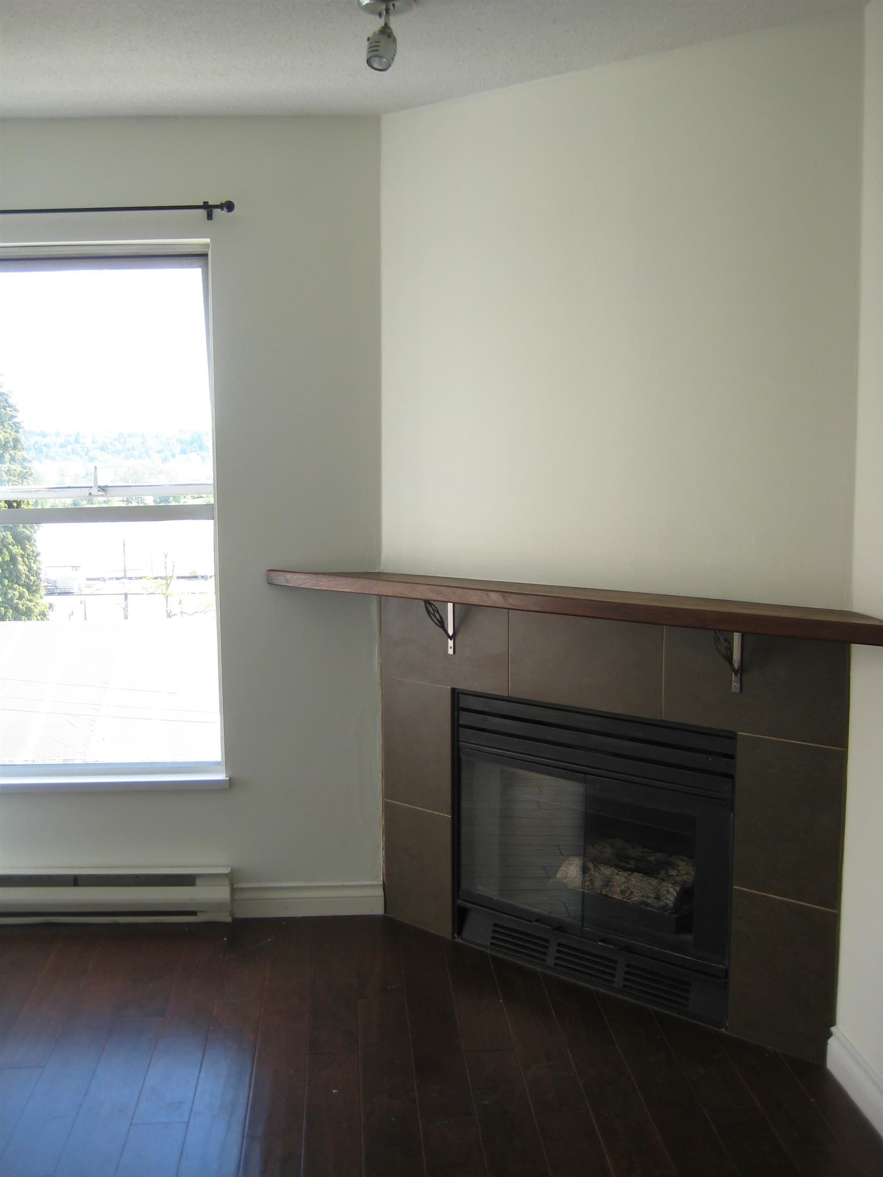402 - 509 Carnarvon Street, New Westminster, V3L 5S4 — photo 4