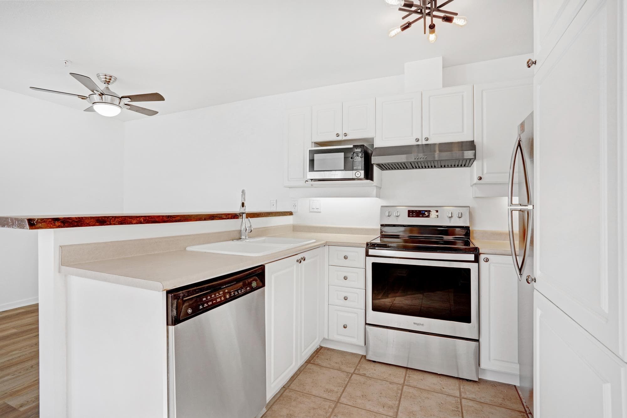 402 - 1618 Grant Avenue, Port Coquitlam, V3B 1P3 — photo 3