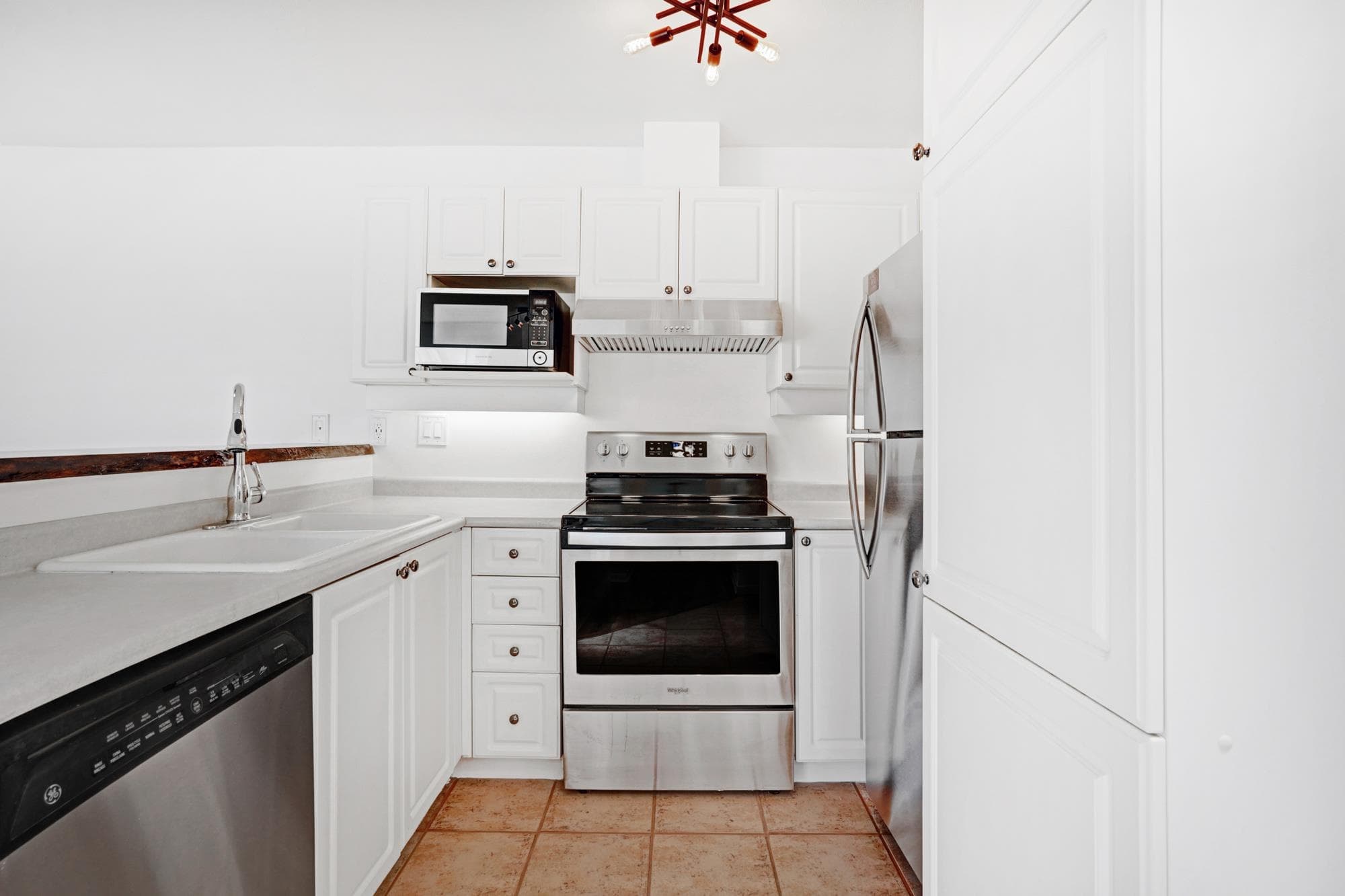 402 - 1618 Grant Avenue, Port Coquitlam, V3B 1P3 — photo 4