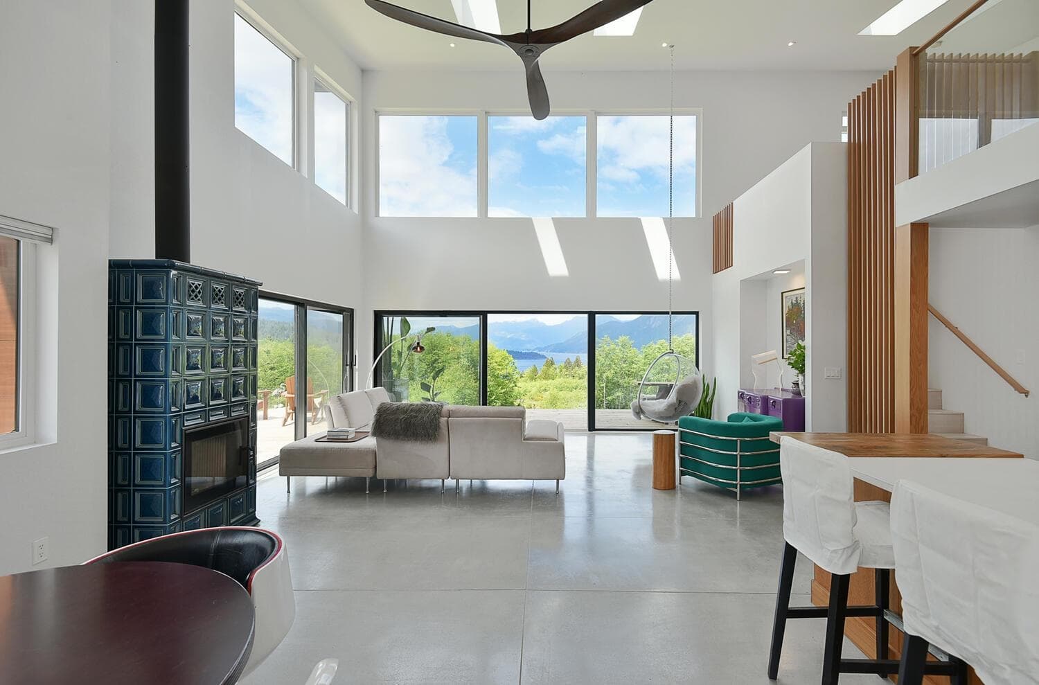 6400 Crowston Road, Sechelt, V7Z 0L1 — photo 1