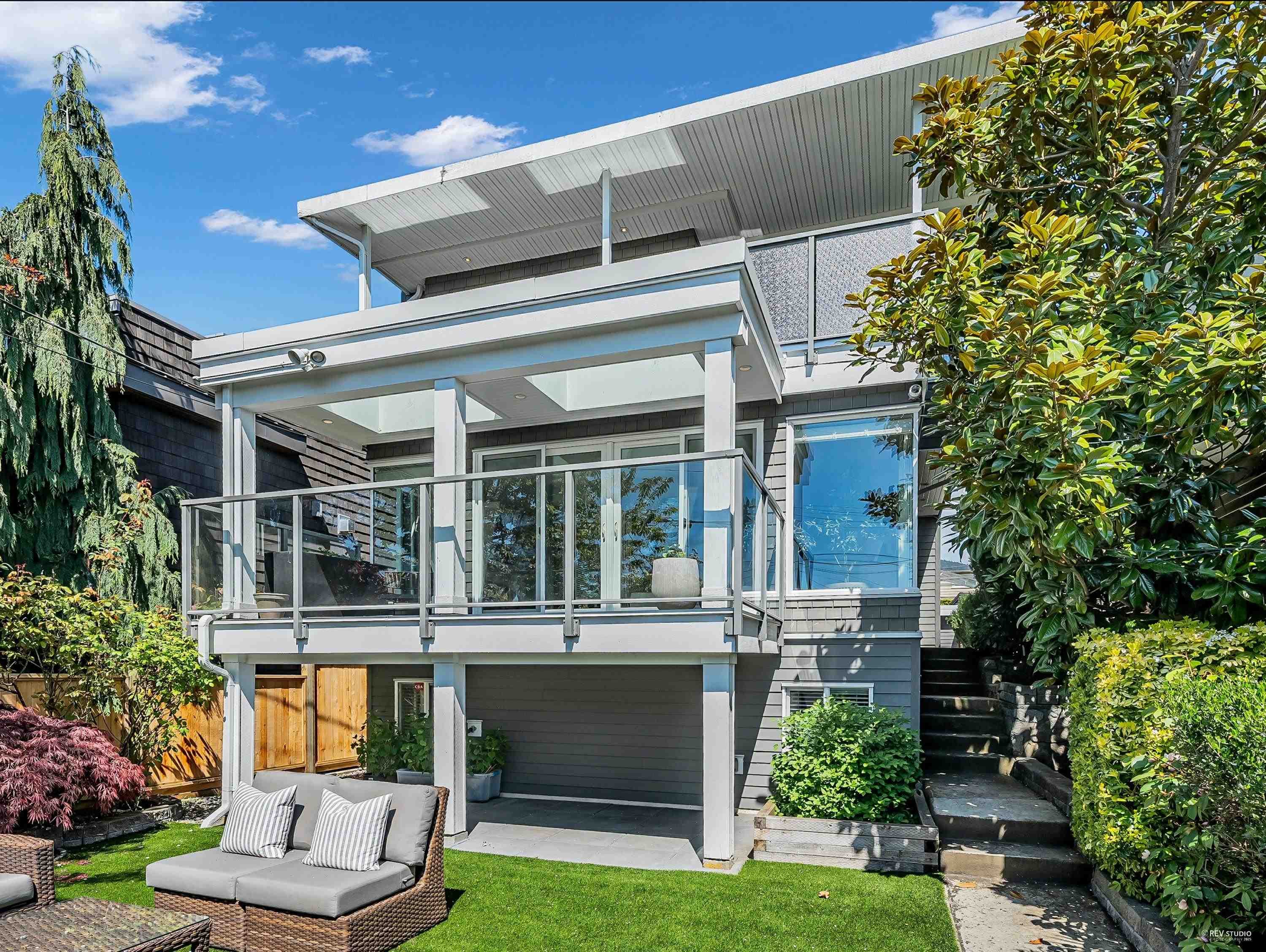 1251 Clyde Avenue, West Vancouver, V7T 1E6 — photo 2