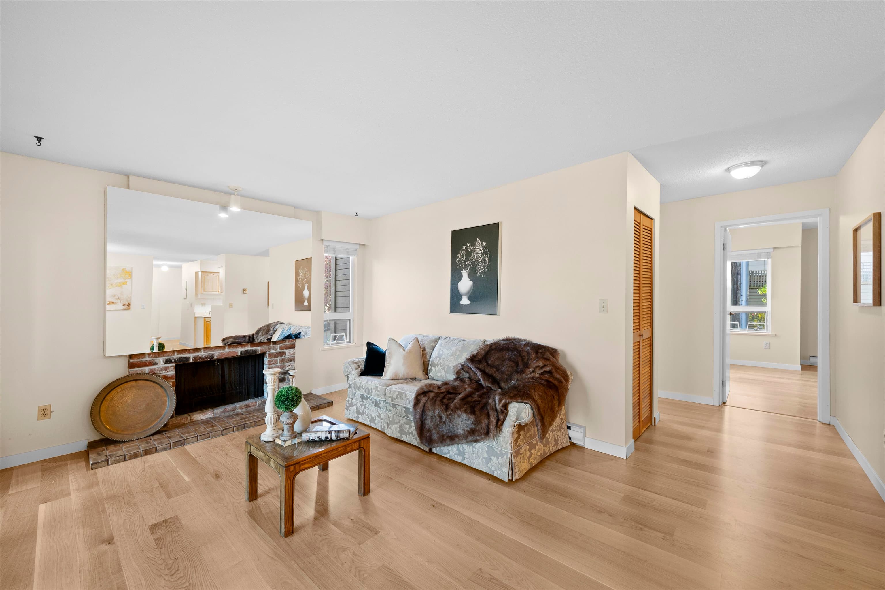 303 - 2410 Cornwall Avenue, Vancouver, V6K 1B8 — photo 5
