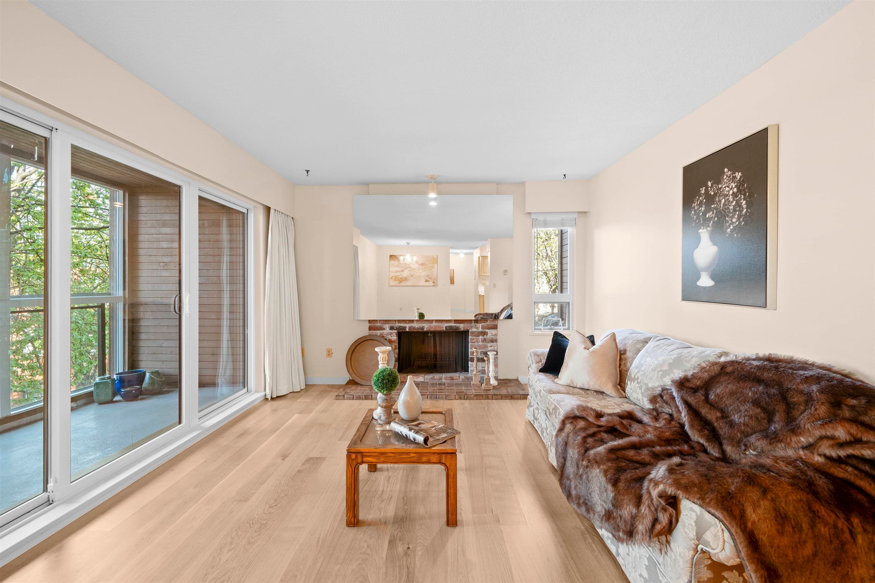303 - 2410 Cornwall Avenue, Vancouver, V6K 1B8 — photo 4