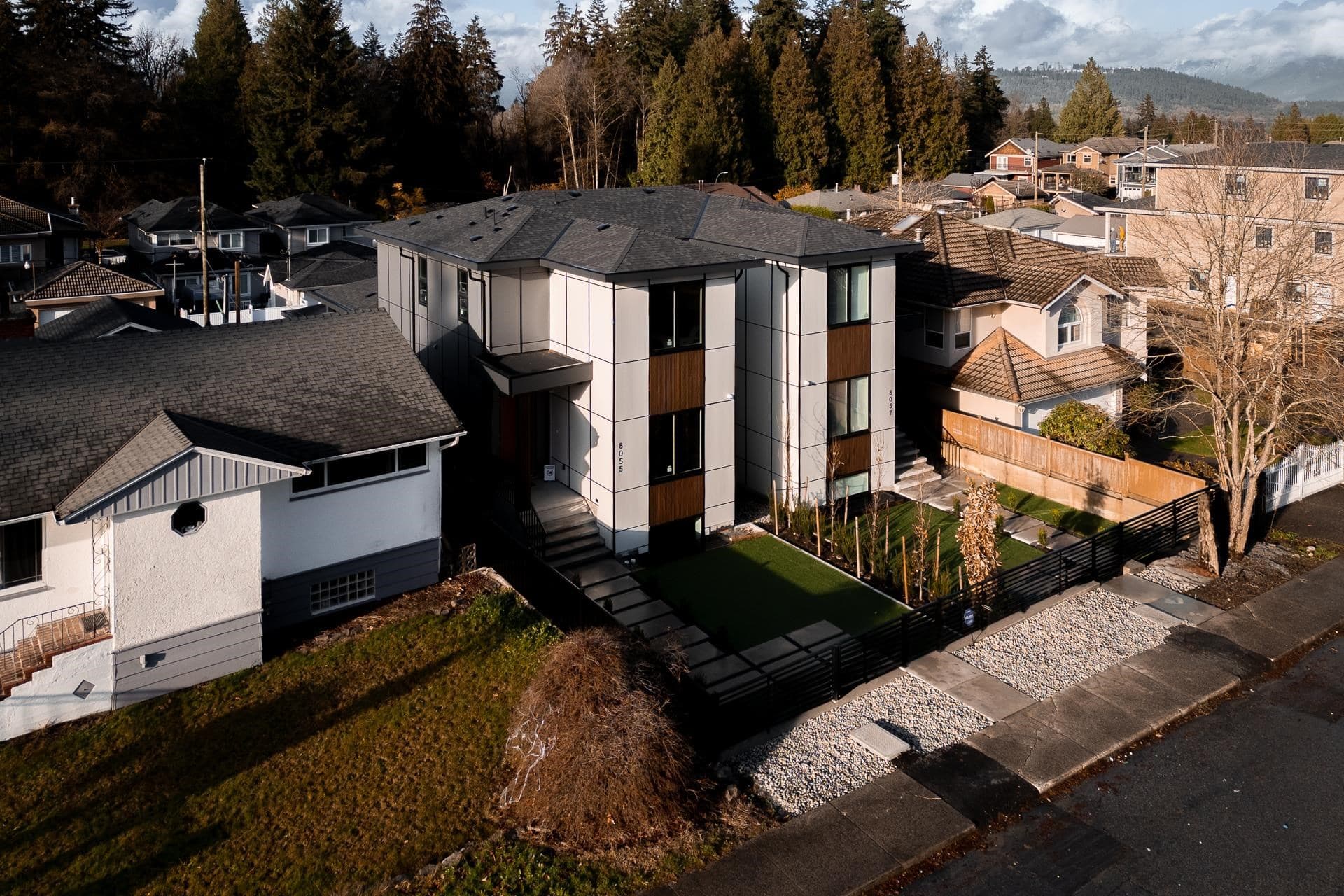 8055 18th Avenue, Burnaby, V3N 1J9 — photo 2