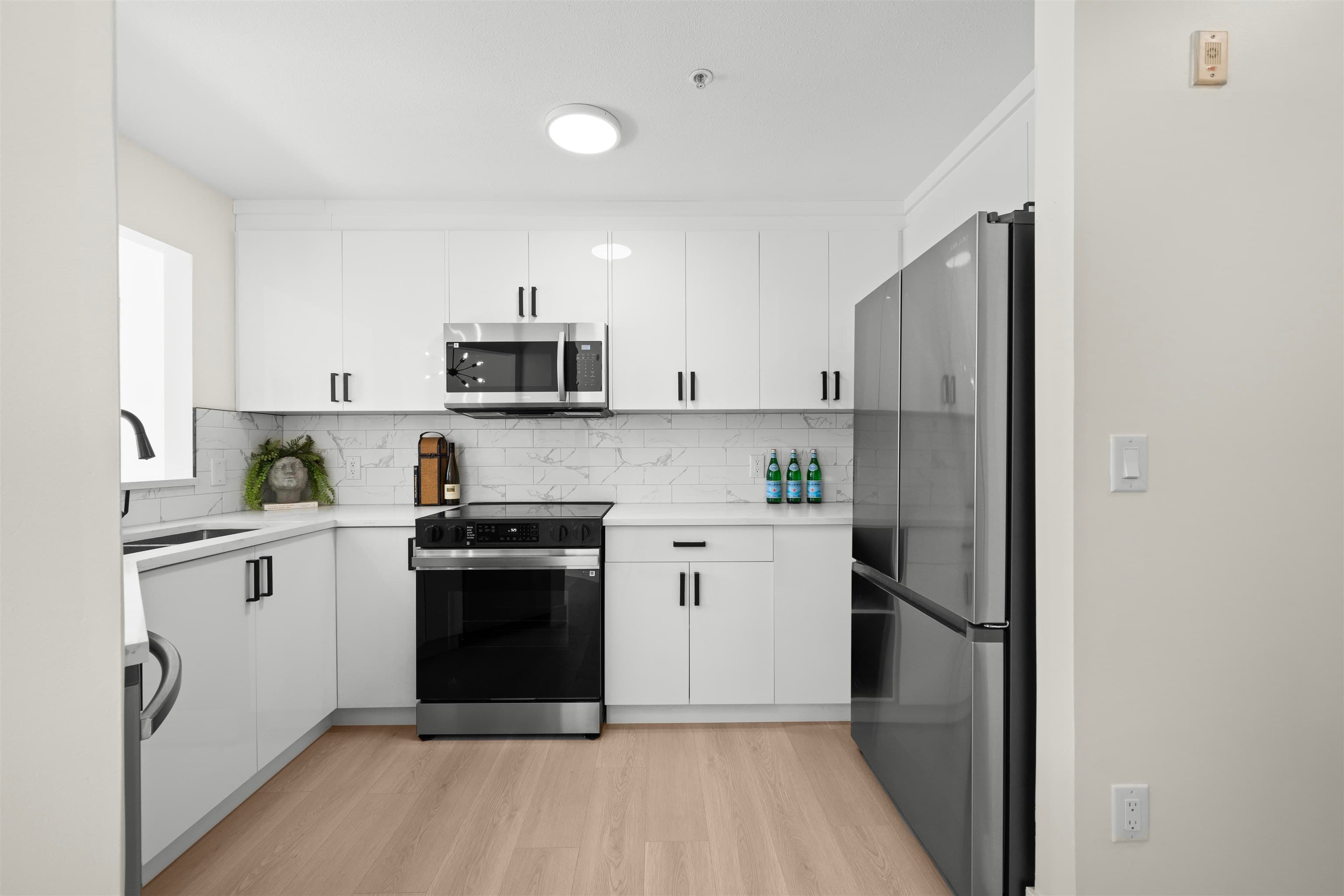 125 - 9979 140 Street, Surrey, V3T 5W2 — photo 2