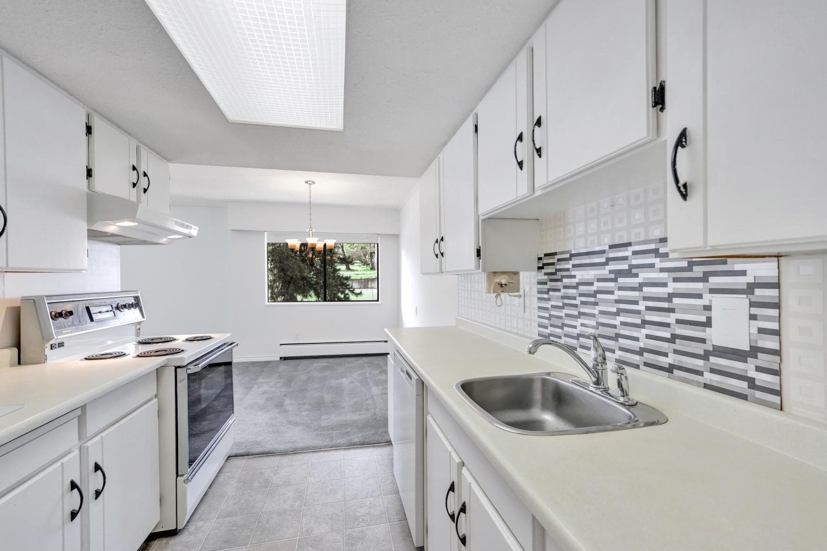 302 - 119 Agnes Street, New Westminster, V3L 1E4 — photo 3