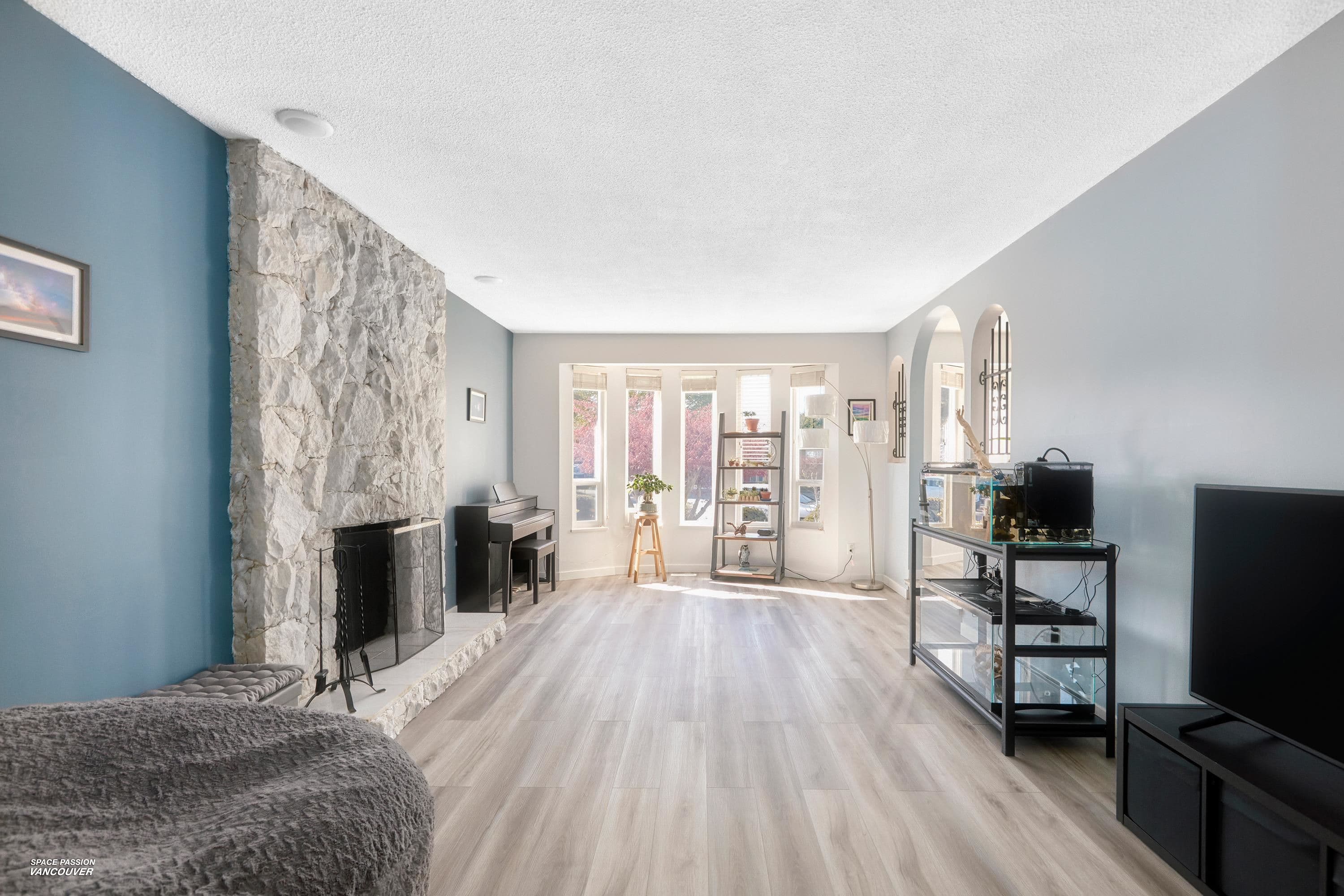 8311 Demorest Place, Richmond, V7A 4N4 — photo 2