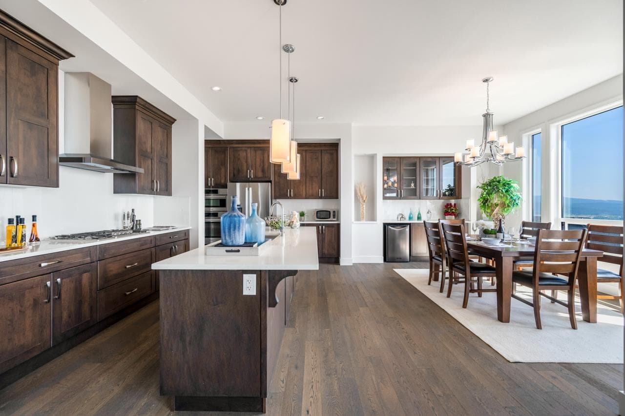 1431 Strawline Hill Street, Coquitlam, V3E 0L6 — photo 3