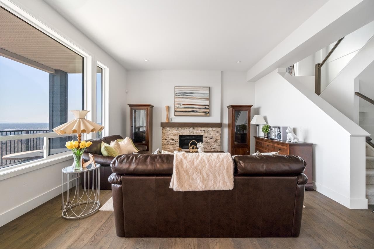 1431 Strawline Hill Street, Coquitlam, V3E 0L6 — photo 4