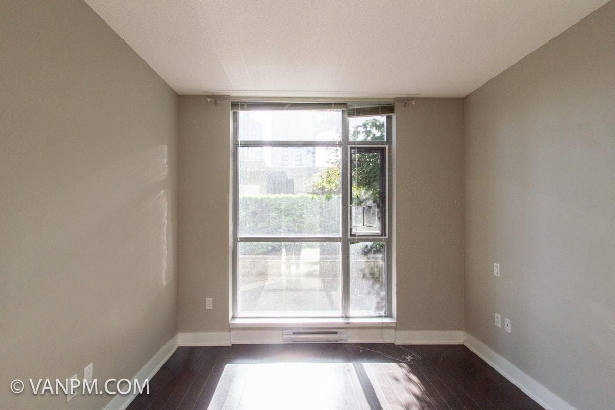 309 - 3008 Glen Drive, Coquitlam, V3B 0J5 — photo 2