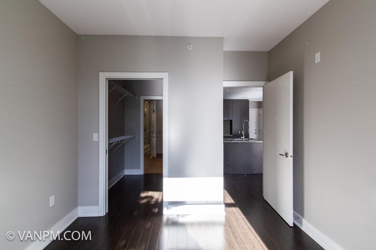 309 - 3008 Glen Drive, Coquitlam, V3B 0J5 — photo 3