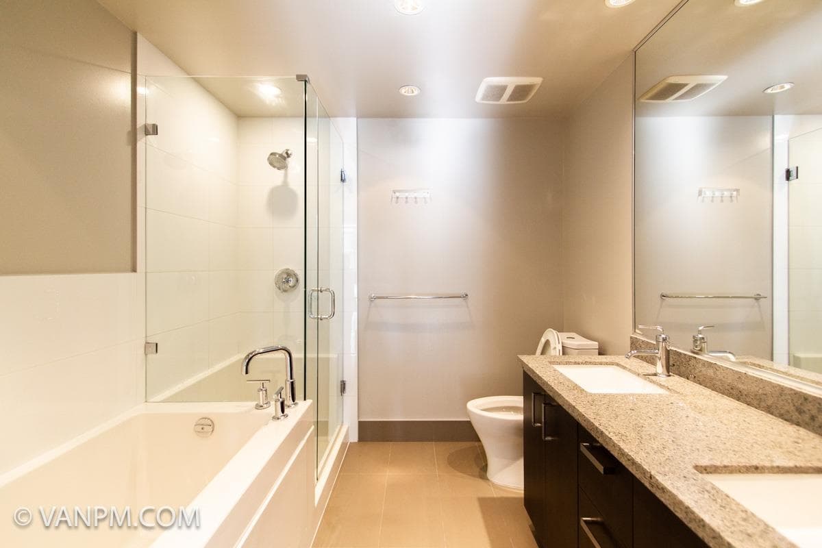 309 - 3008 Glen Drive, Coquitlam, V3B 0J5 — photo 4