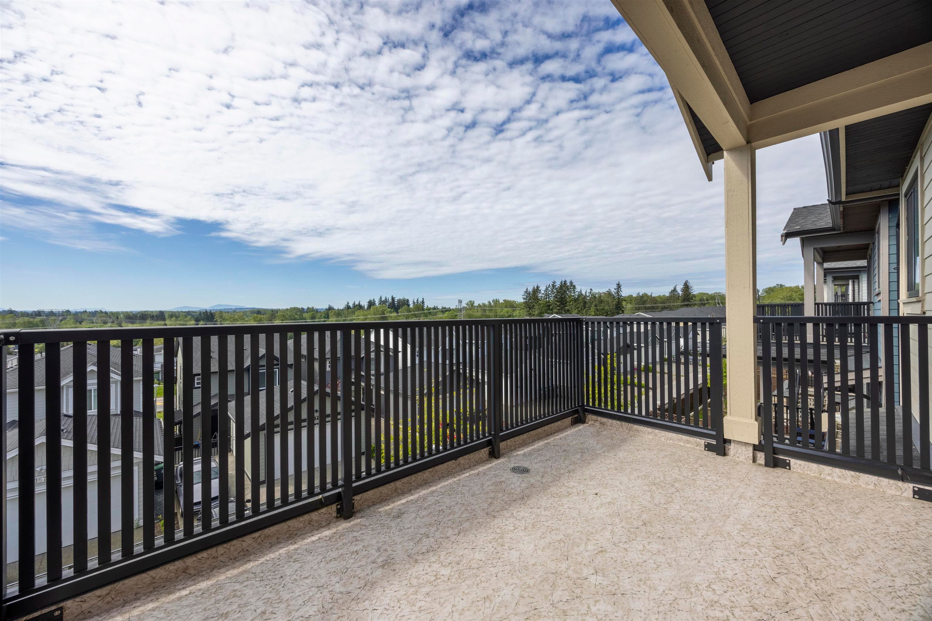 16764 16a Avenue, Surrey, V3Z 0T3 — photo 4