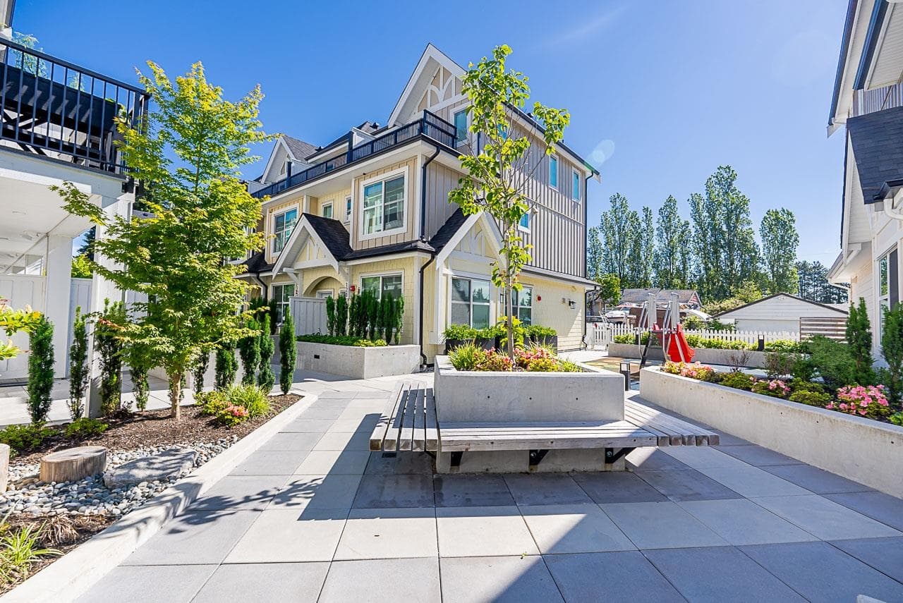 120 - 707 Robinson Street, Coquitlam, V3J 0M9 — photo 2