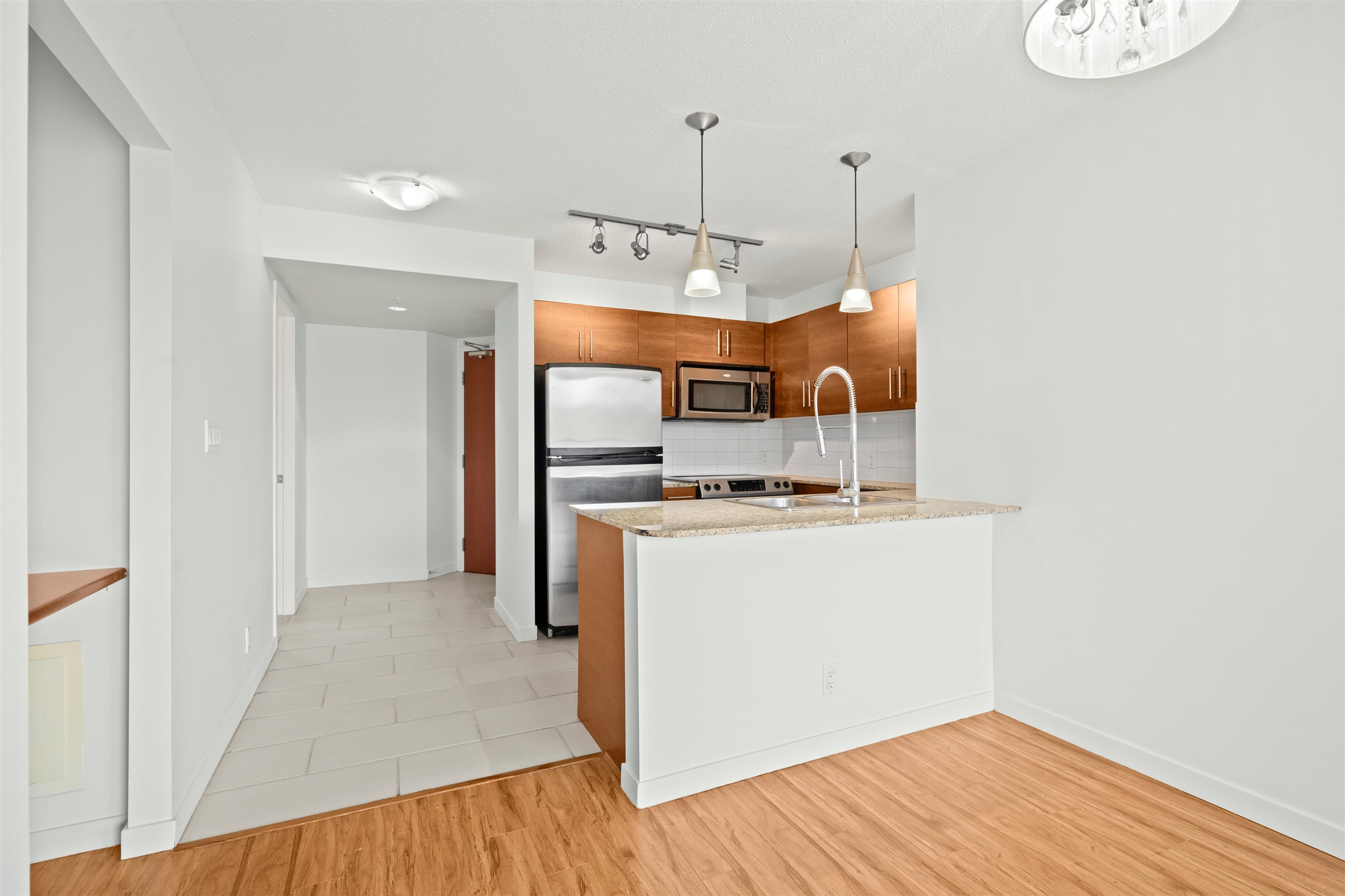 701 - 814 Royal Avenue, New Westminster, V3M 1J9 — photo 5
