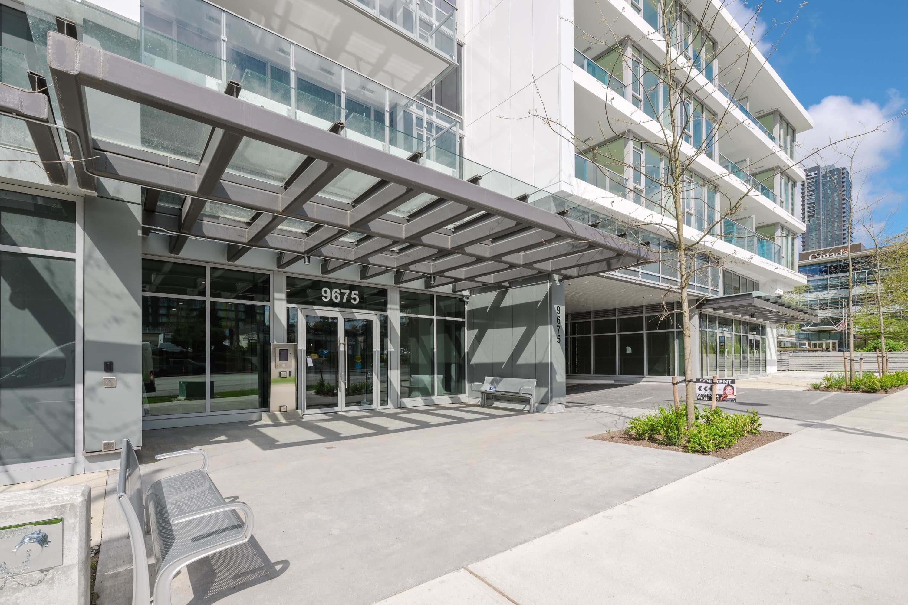 809 - 9675 King George Boulevard, Surrey, V3T 2V3 — photo 2