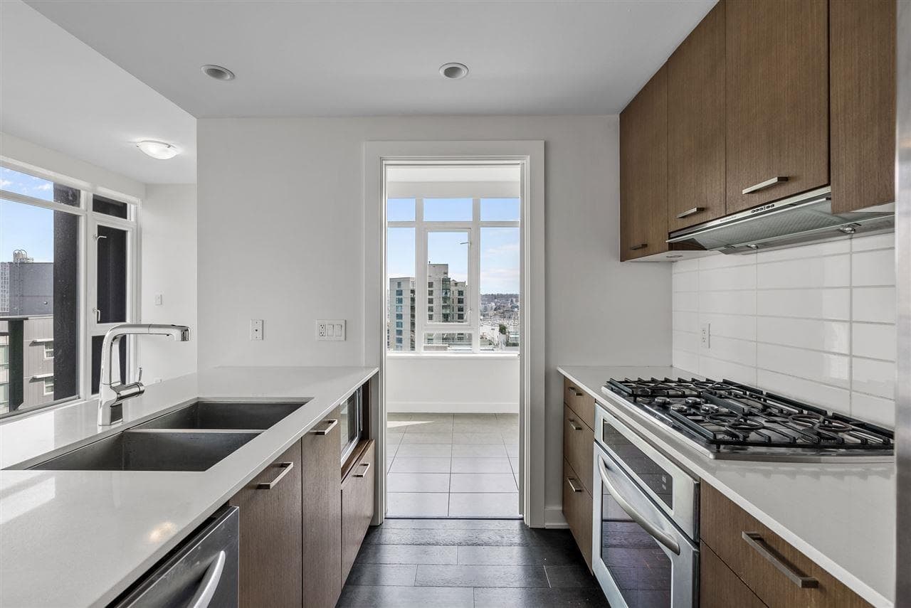 1503 - 1372 Seymour Street, Vancouver, V6B 0L1 — photo 2