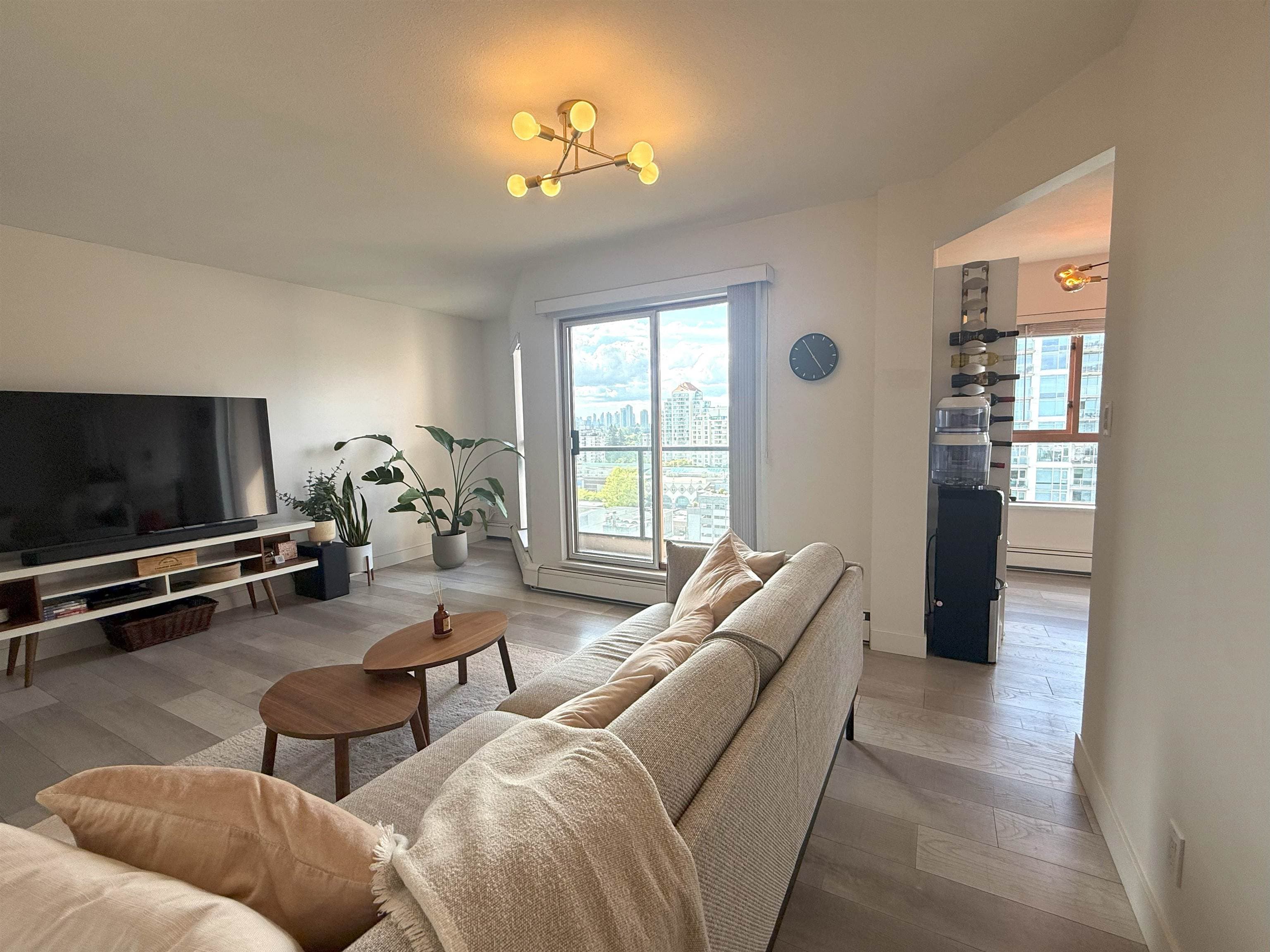1705 - 612 Fifth Avenue, New Westminster, V3M 1X5 — photo 4