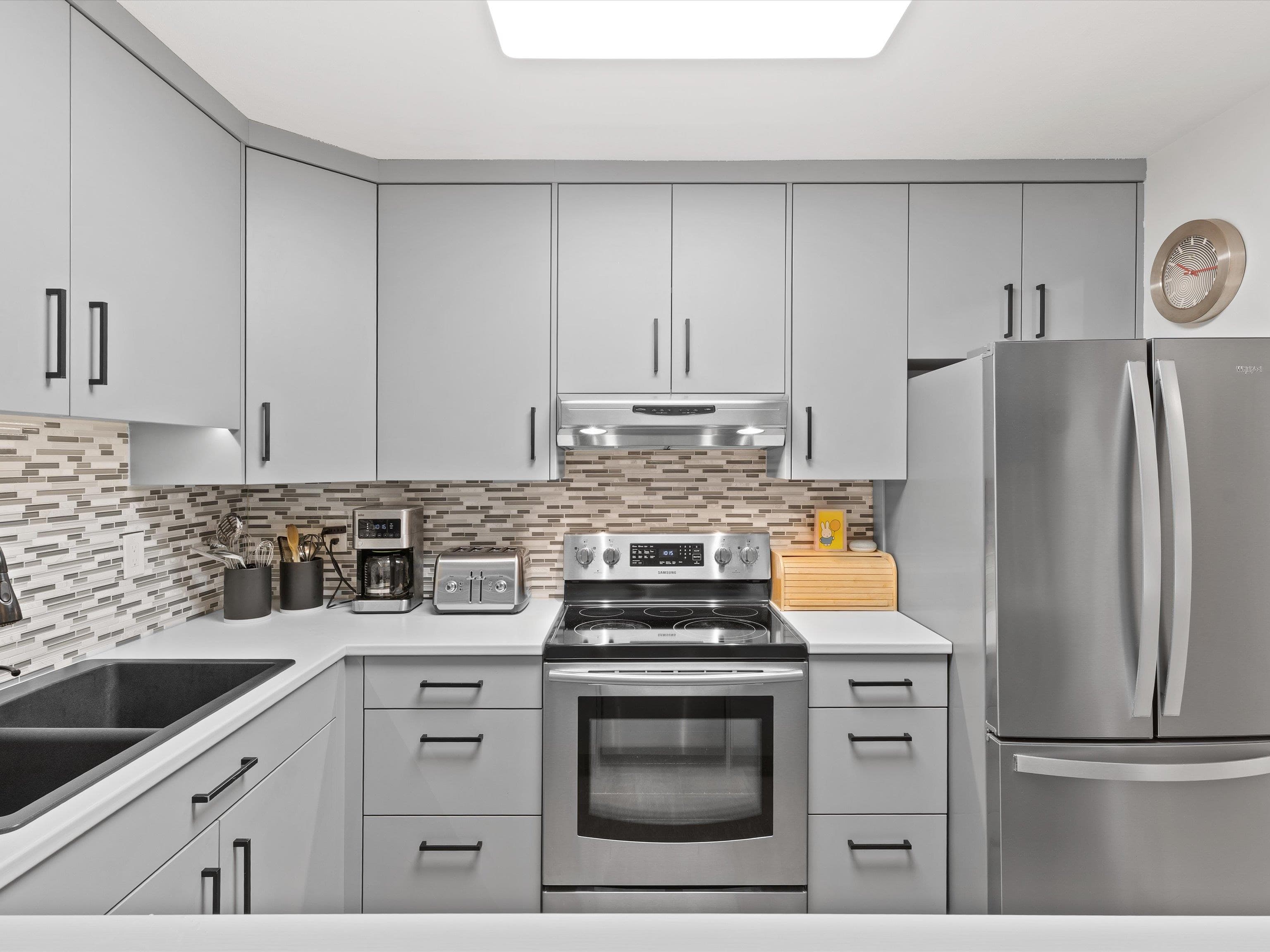 411 - 1000 Bowron Court, North Vancouver, V7H 2V9 — photo 4