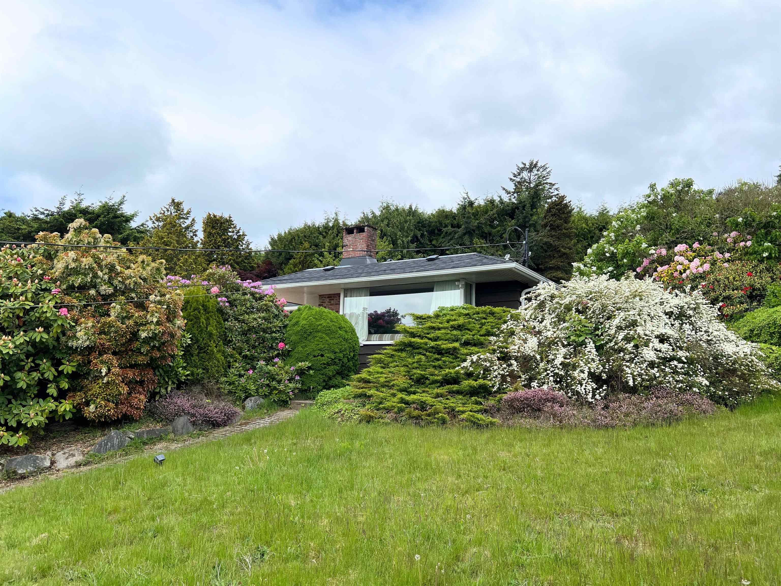 875 Eyremount Drive, West Vancouver, V7S 2B2 — photo 3