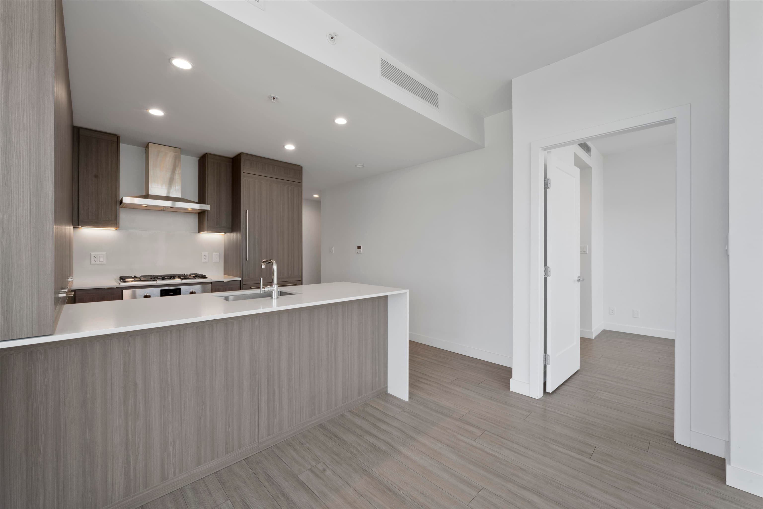 2401 - 2351 Beta Avenue, Burnaby, V5C 0M2 — photo 3
