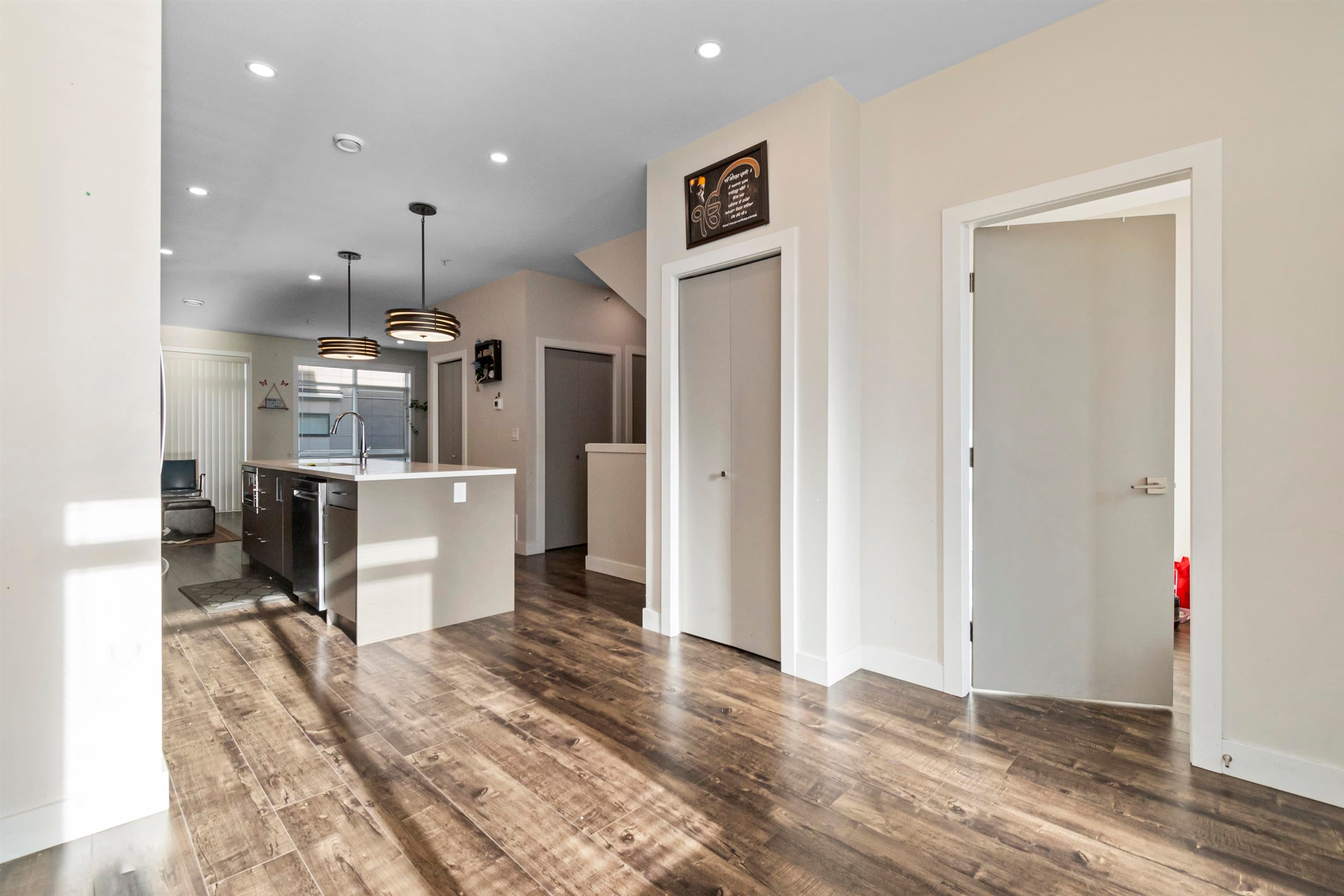 120 - 46150 Thomas Road, Chilliwack, V2R 6B3 — photo 4