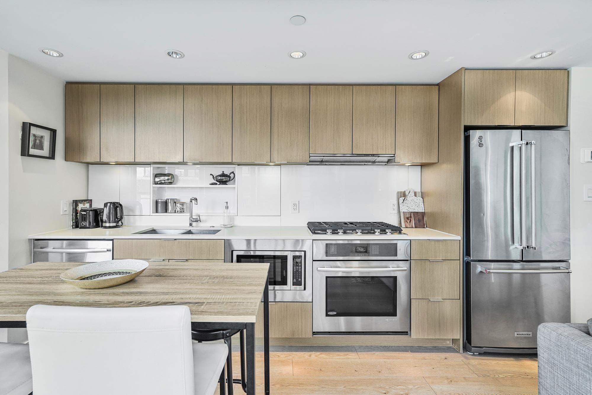 803 - 161 E 1st Avenue, Vancouver, V6A 0G1 — photo 2