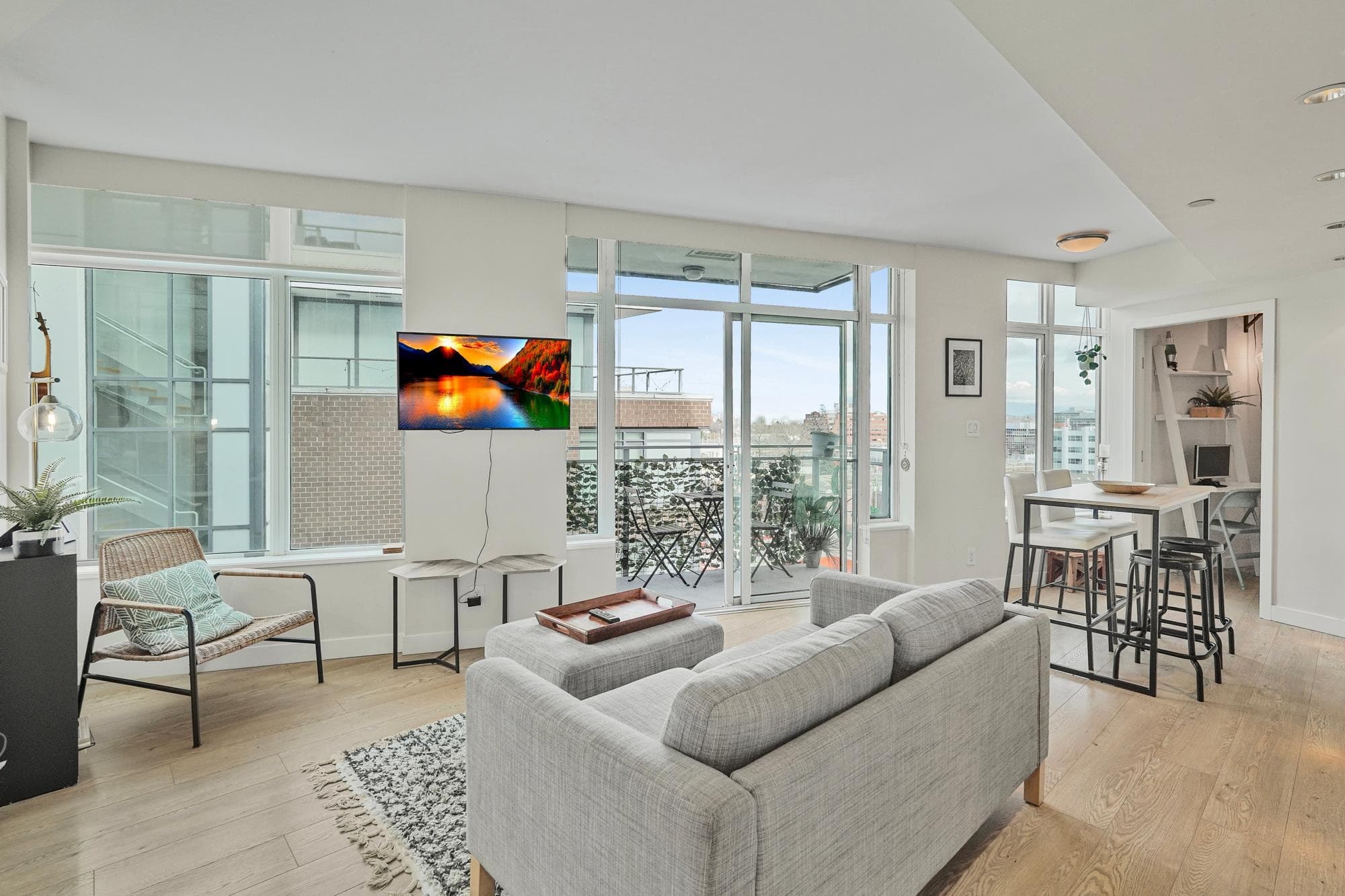 803 - 161 E 1st Avenue, Vancouver, V6A 0G1 — photo 1