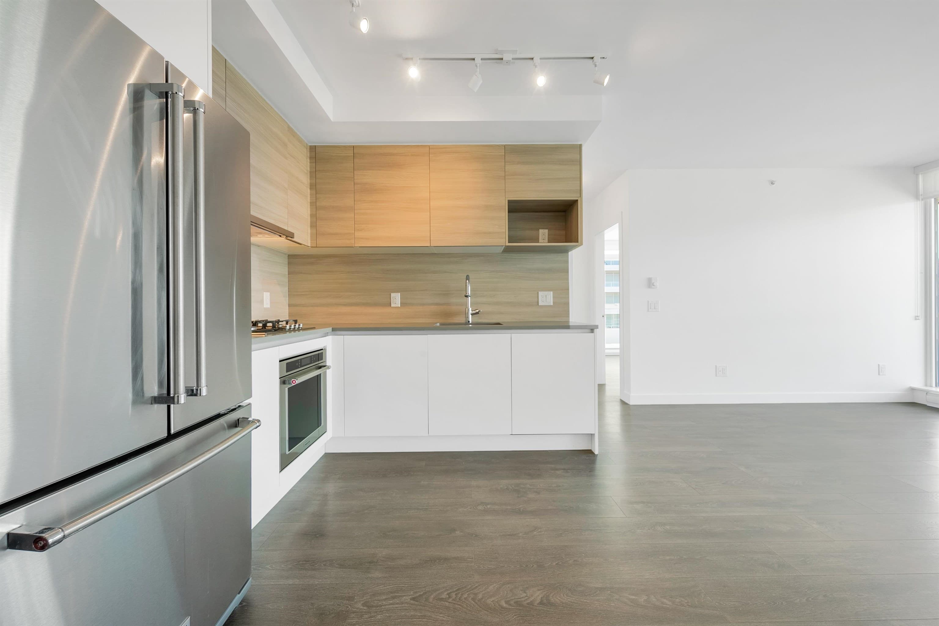 2204 - 525 Foster Avenue, Coquitlam, V3J 0H6 — photo 4