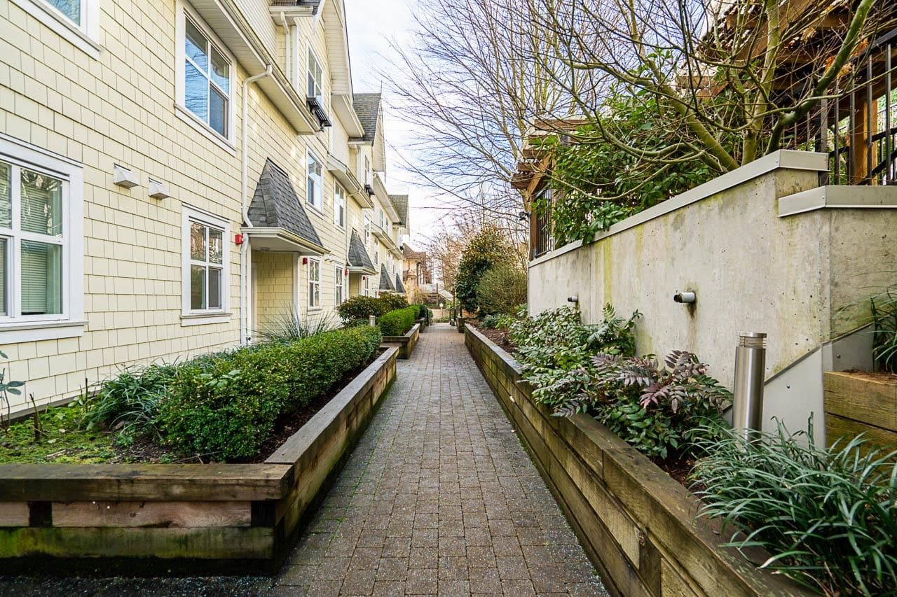 112 - 7250 18th Avenue, Burnaby, V3N 1H3 — photo 3