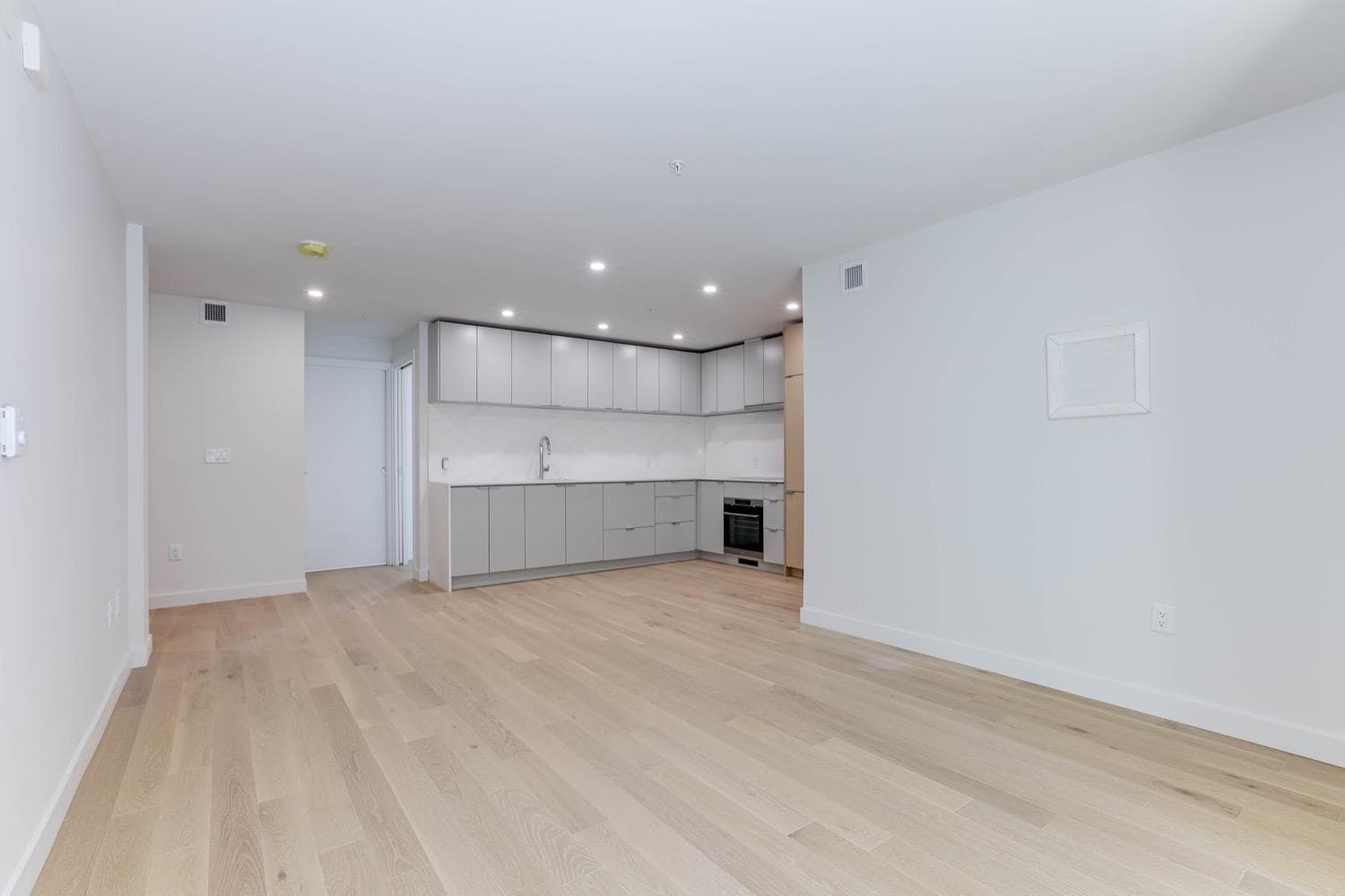 505 - 239 Keefer Street, Vancouver, V6A 1X6 — photo 5