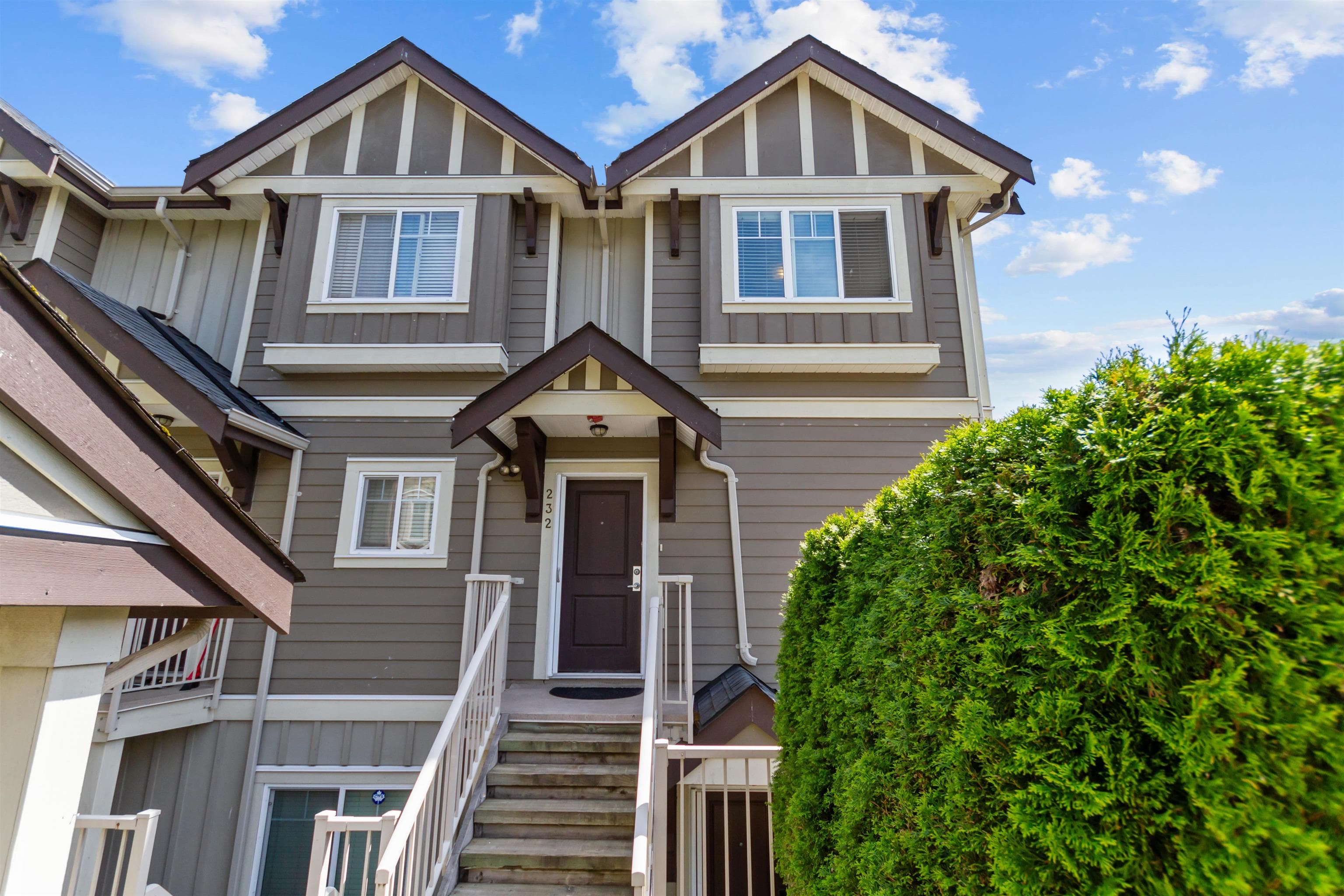 232 - 368 Ellesmere Avenue, Burnaby, V5B 3S9 — photo 1