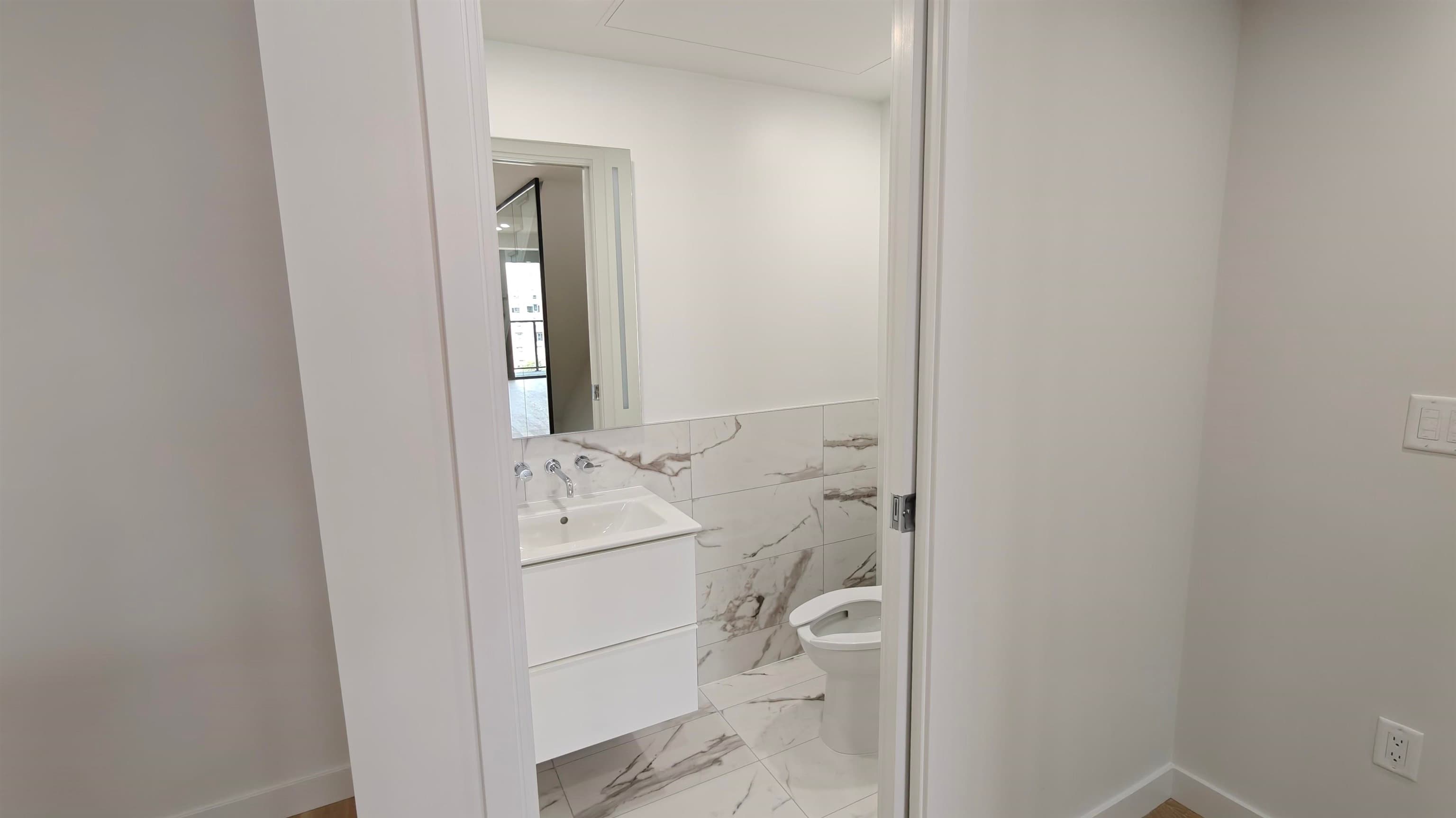 901 - 239 Keefer Street, Vancouver, V6A 1X6 — photo 2