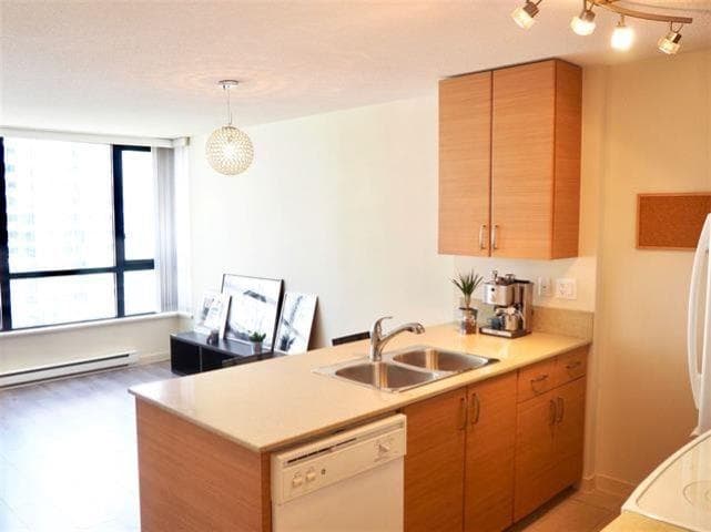 1804 - 977 Mainland Street, Vancouver, V6B 1T2 — photo 2