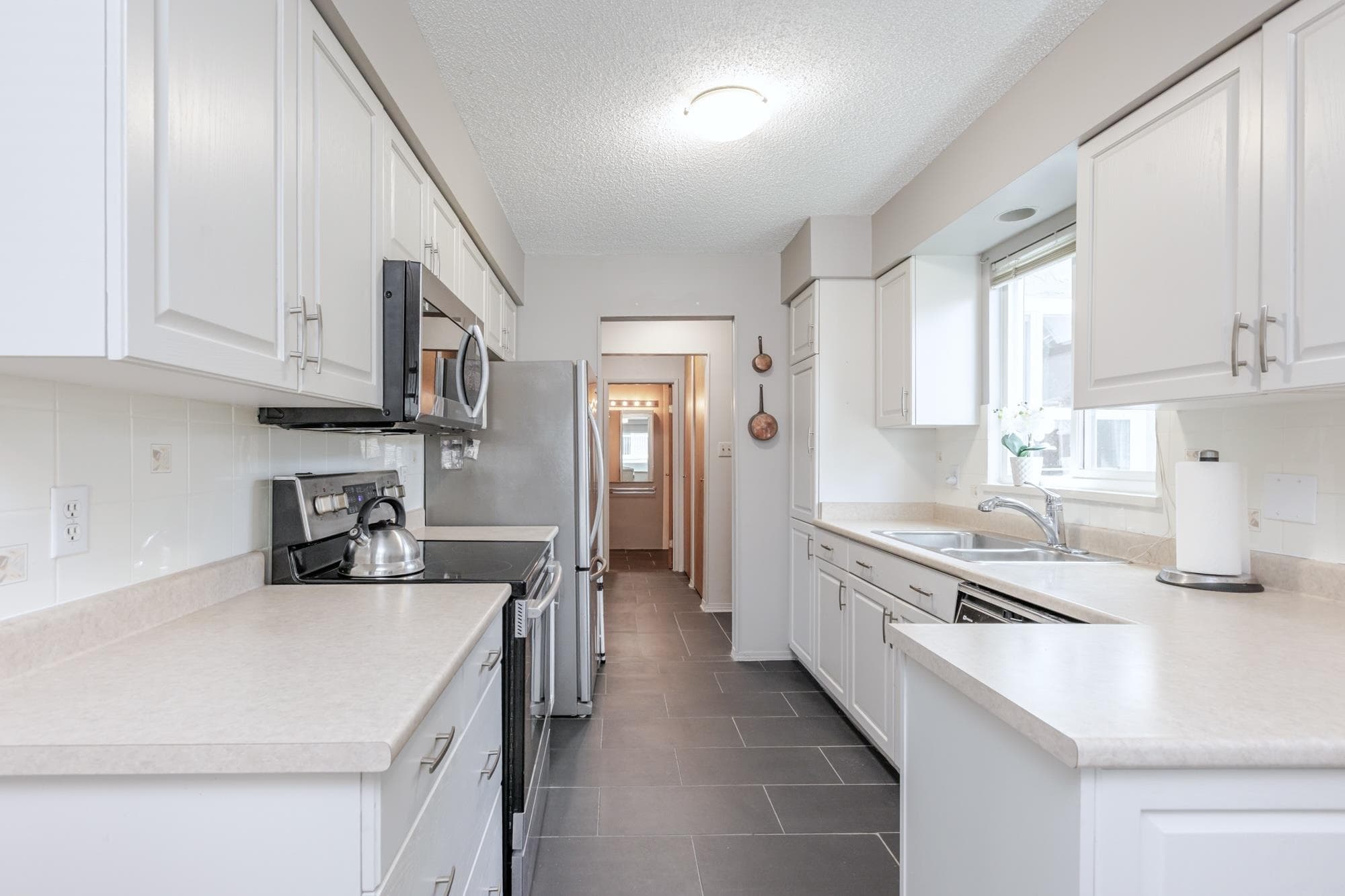 #304 - 1351 Martin Street, White Rock, V4B 3W6 — photo 4