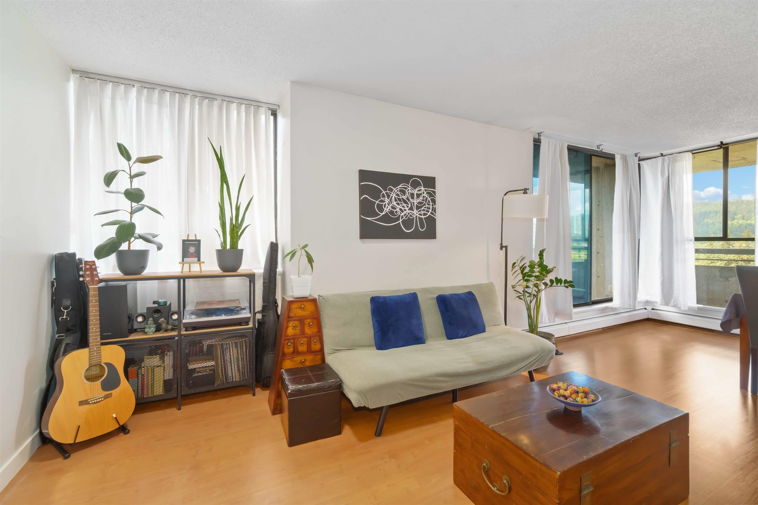 2002 - 3755 Bartlett Court, Burnaby, V3J 7G7 — photo 5