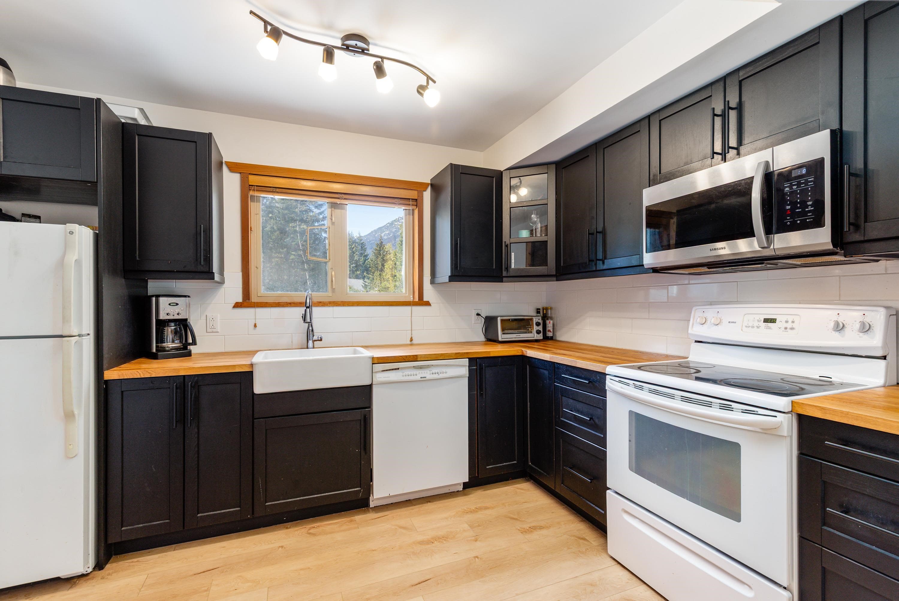 18 - 6125 Eagle Drive, Whistler, V8E 0W3 — photo 2