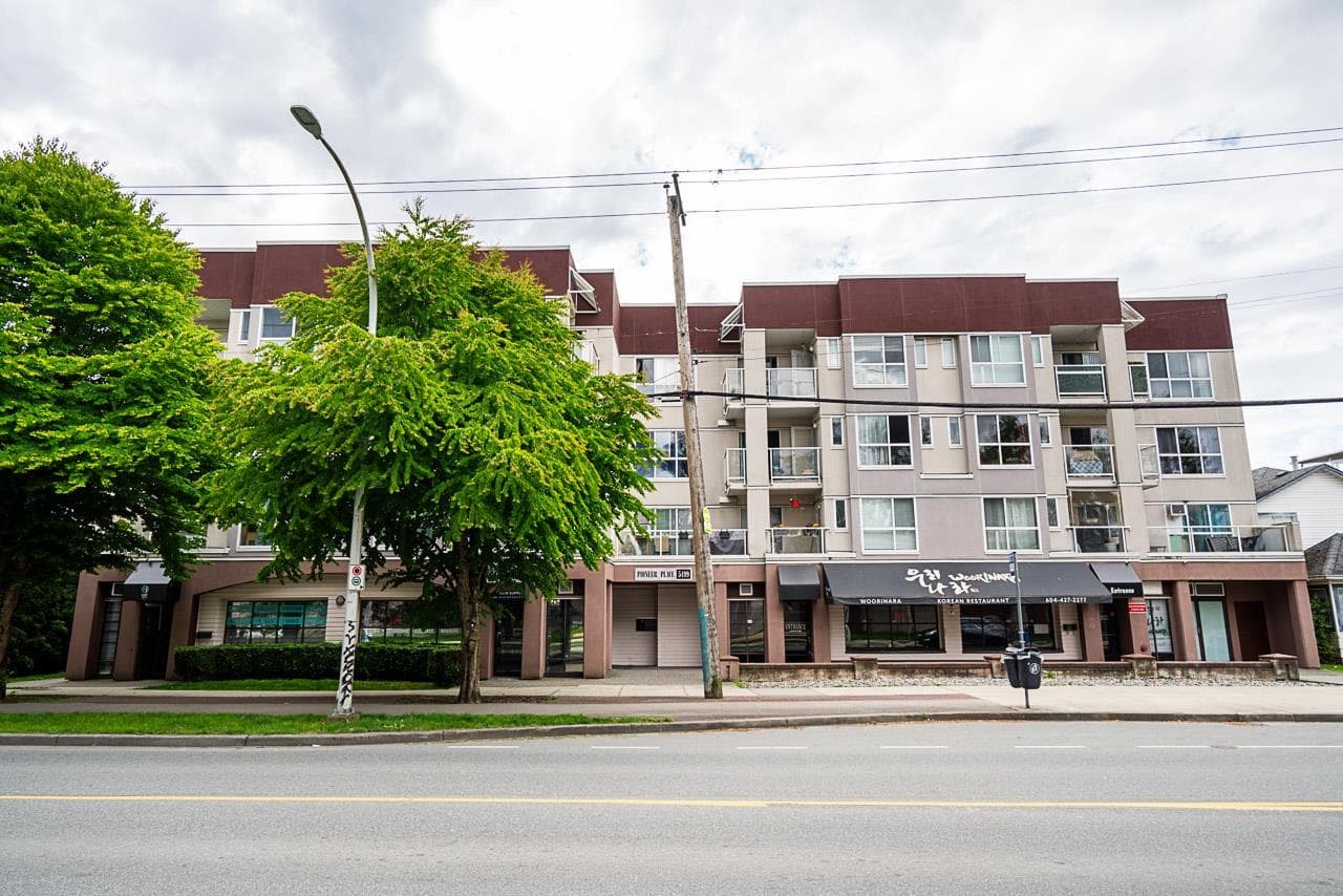 302 - 5499 203 Street, Langley, V3A 1W1 — photo 1