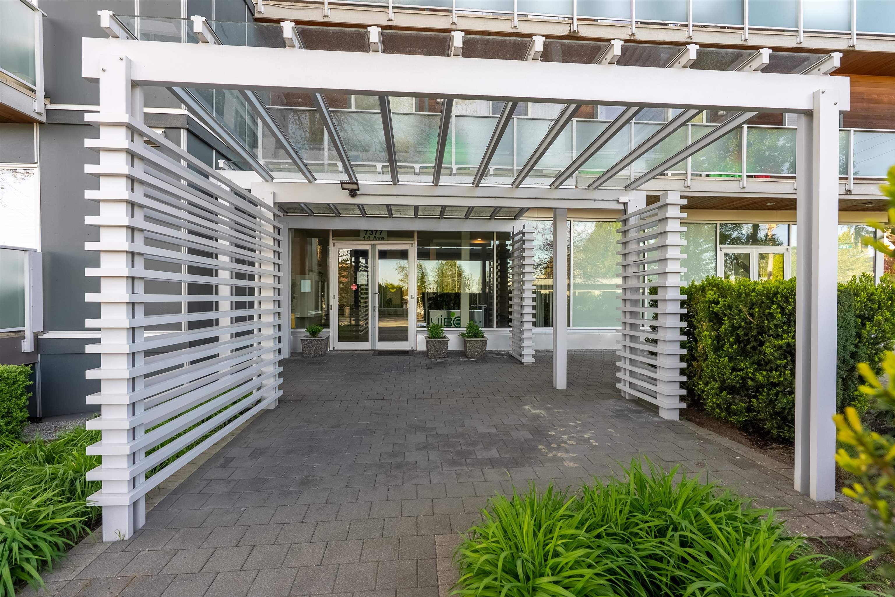 302 - 7377 14th Avenue, Burnaby, V3N 1Z7 — photo 2