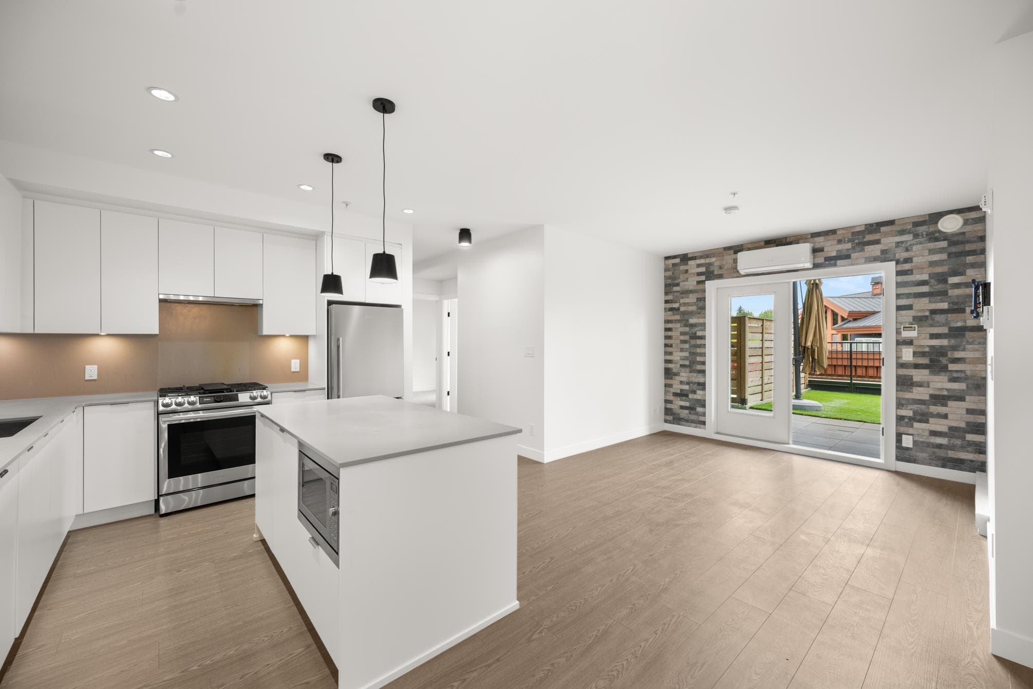 227 - 2493 Montrose Avenue, Abbotsford, V2S 3T2 — photo 3