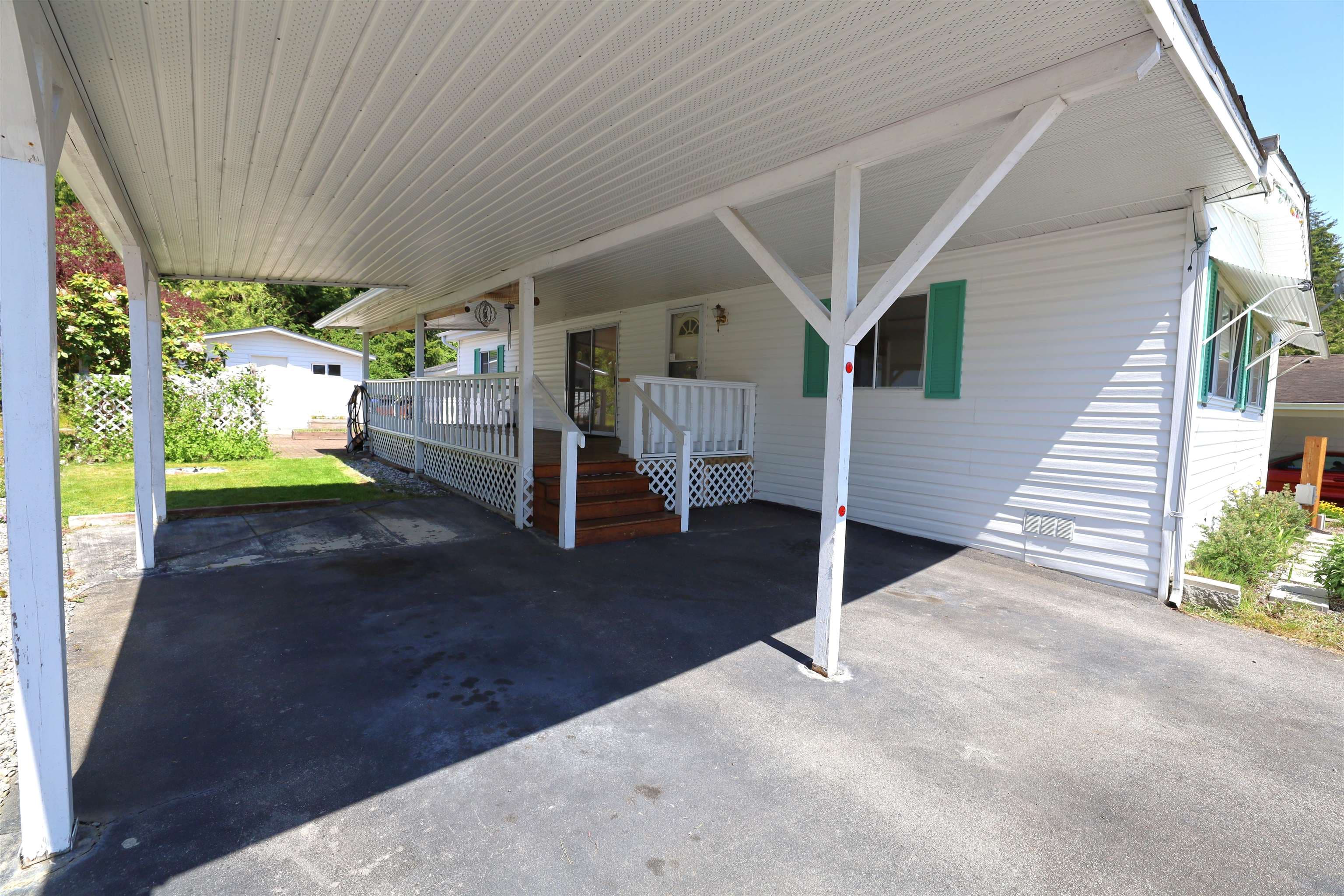 33 - 4116 Browning Road, Sechelt, V7Z 0A3 — photo 2