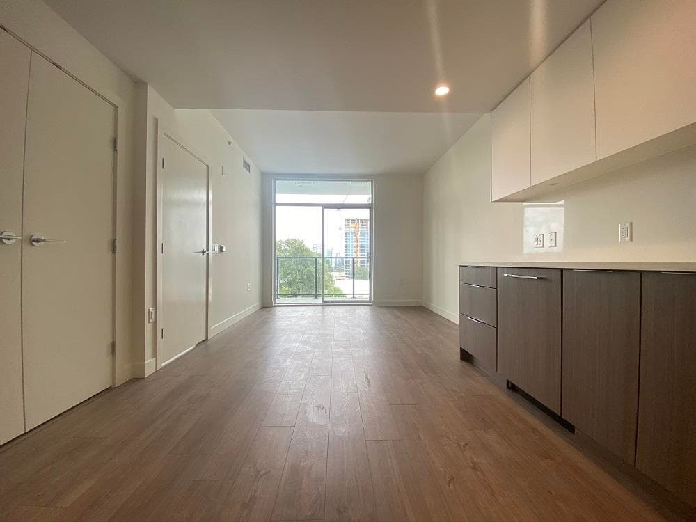 602 - 4465 Juneau Street, Burnaby, V5C 0L8 — photo 4