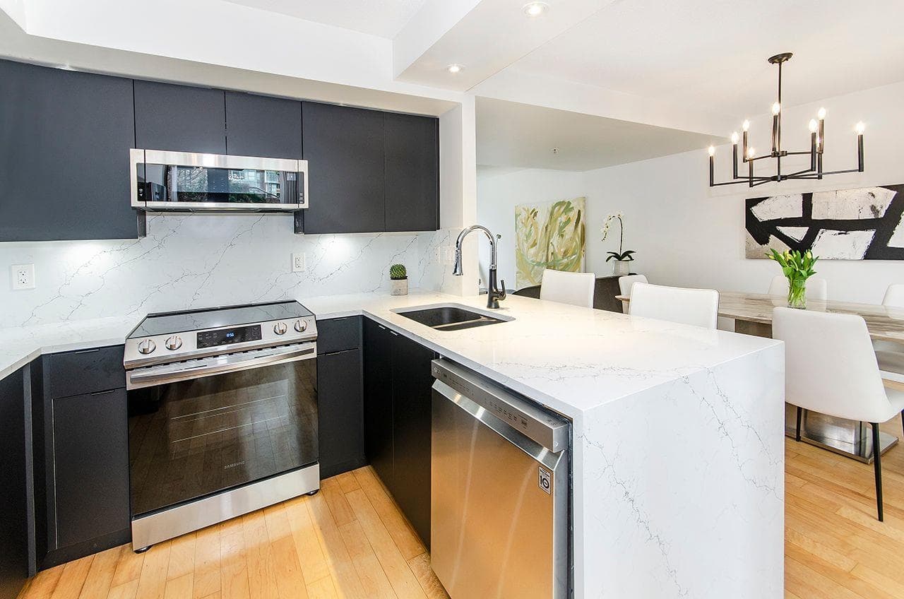 TH - 973 Mainland Street, Vancouver, V6B 1T2 — photo 4
