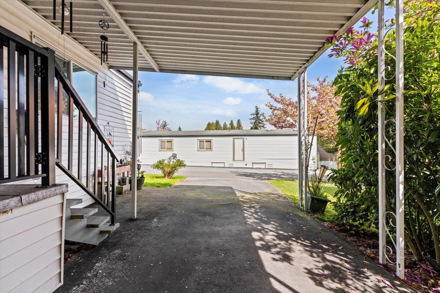 3 - 8220 King George Boulevard, Surrey, V3W 6E1 — photo 3