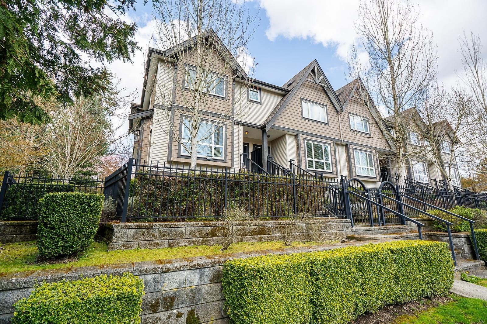 1 - 9077 150 Street, Surrey, V3R 7Z2 — photo 2