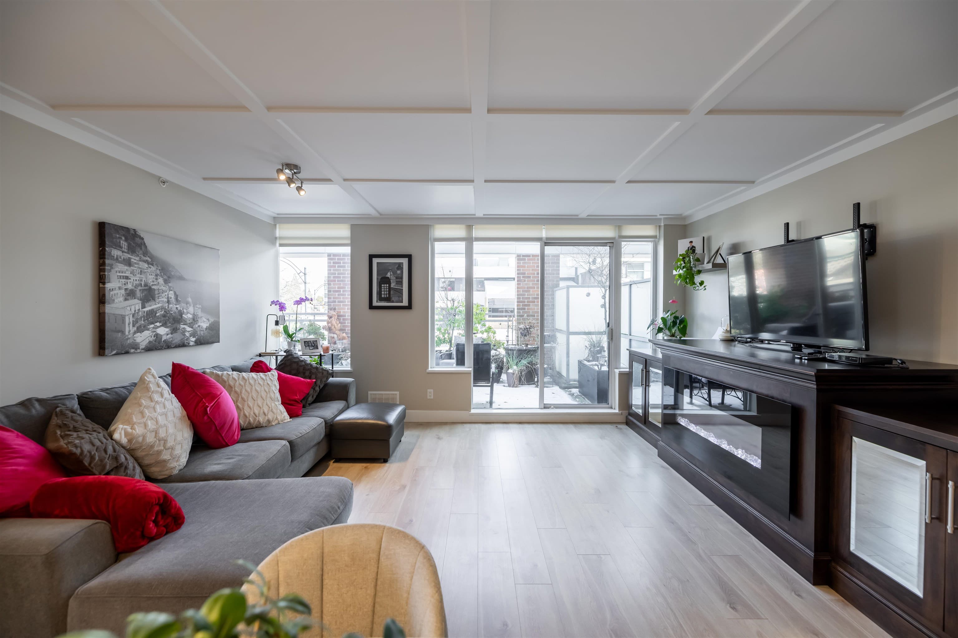 204 - 15152 Russell Avenue, White Rock, V4B 0A3 — photo 4
