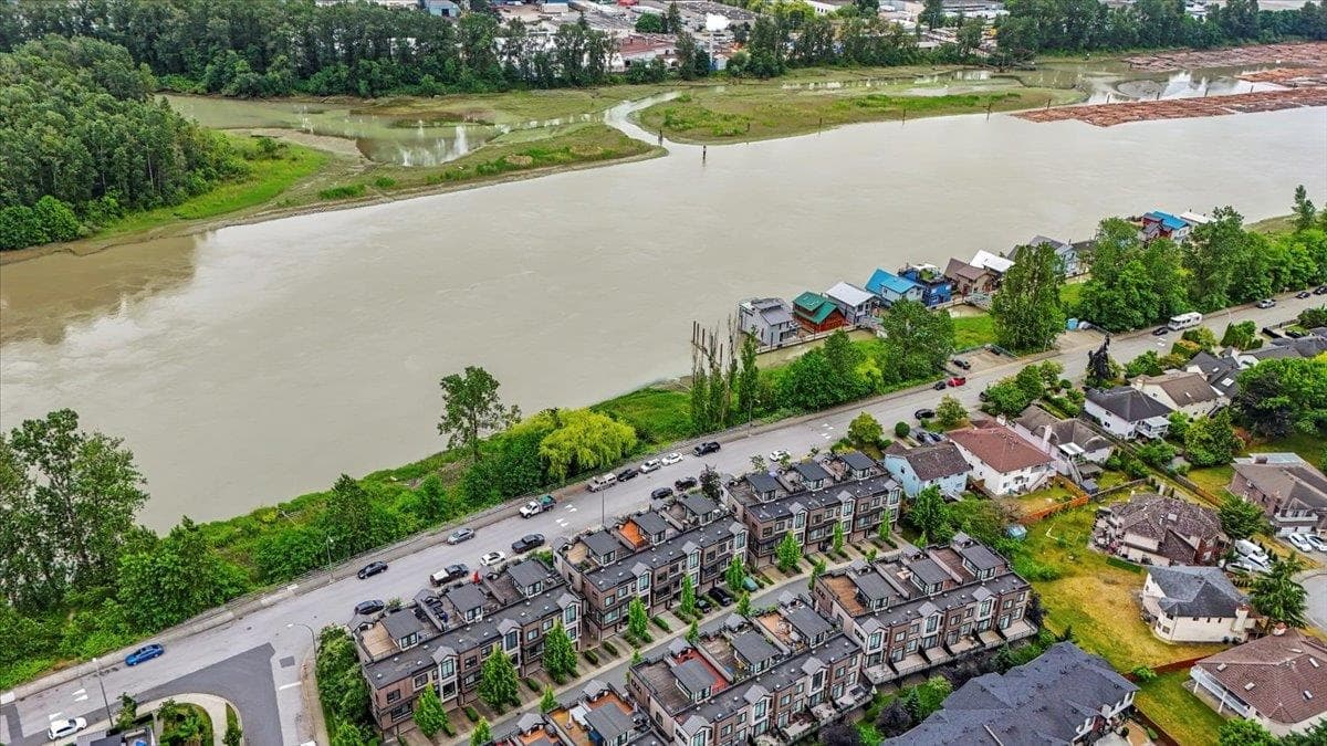9 - 100 Wood Street, New Westminster, V3M 0H6 — photo 2