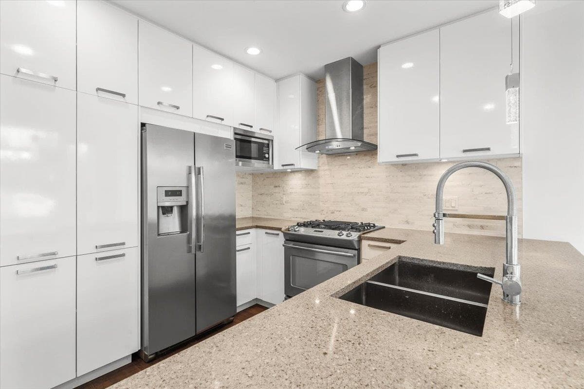 9 - 100 Wood Street, New Westminster, V3M 0H6 — photo 4