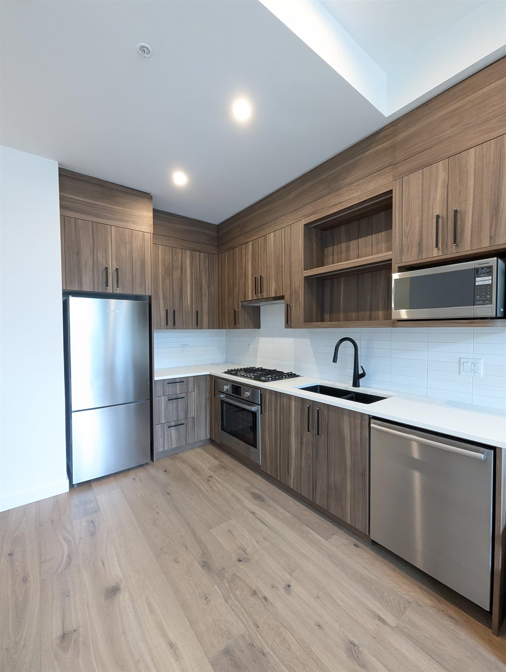 101 - 6859 Cambie Street, Vancouver, V6P 0M4 — photo 3