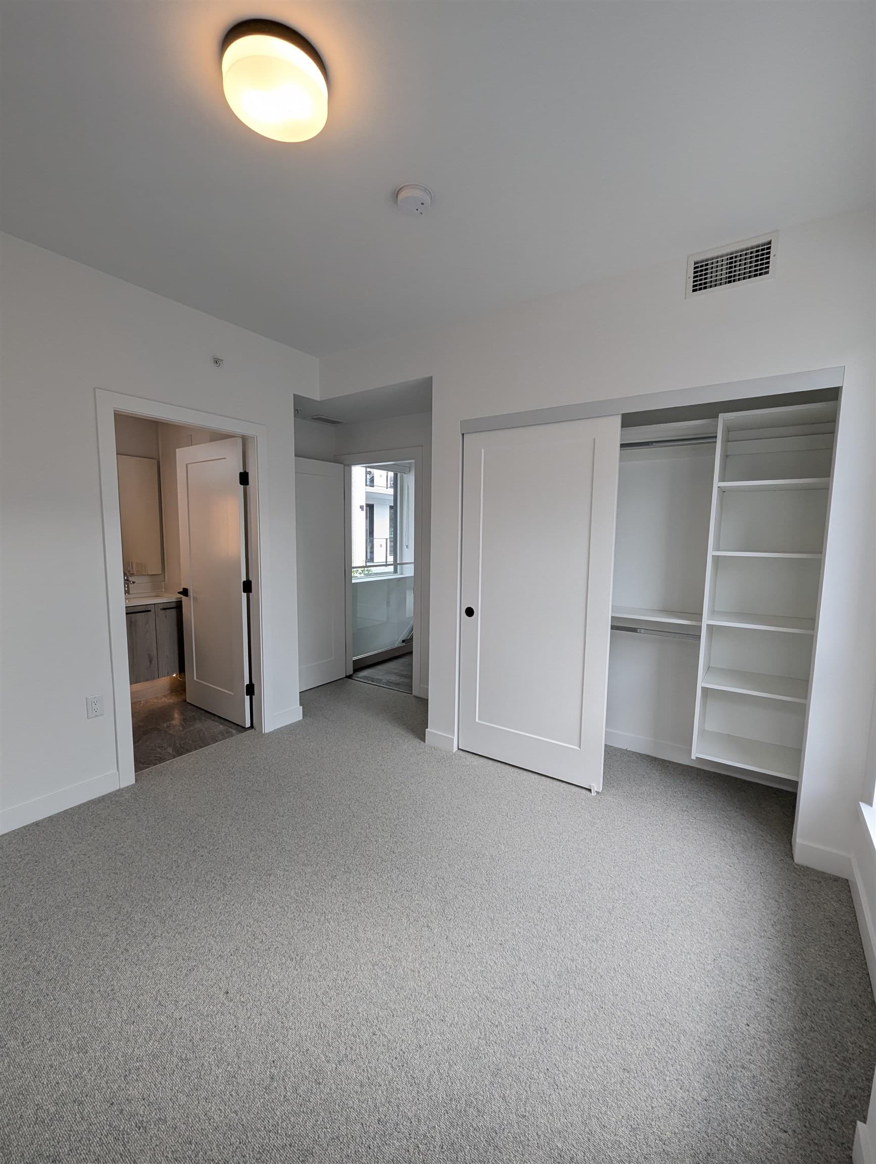 6835 Cambie Street, Vancouver, V6P 0M4 — photo 4